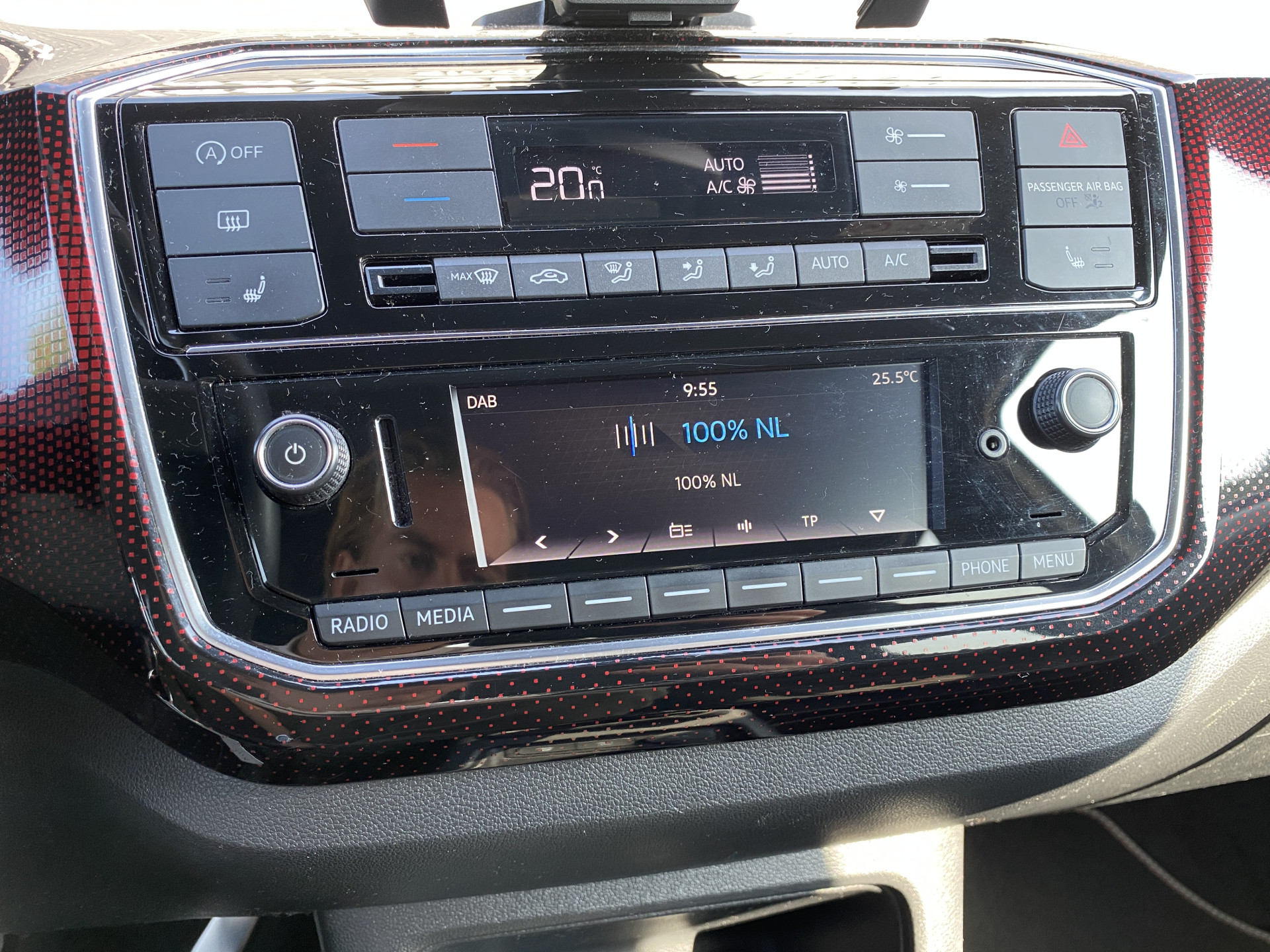 Volkswagen Up! 1.0 TSI GTI 116 pk | 17 inch lichtmetaal | stoelverwarming | climate control | zwart dak-spiegels | NL auto