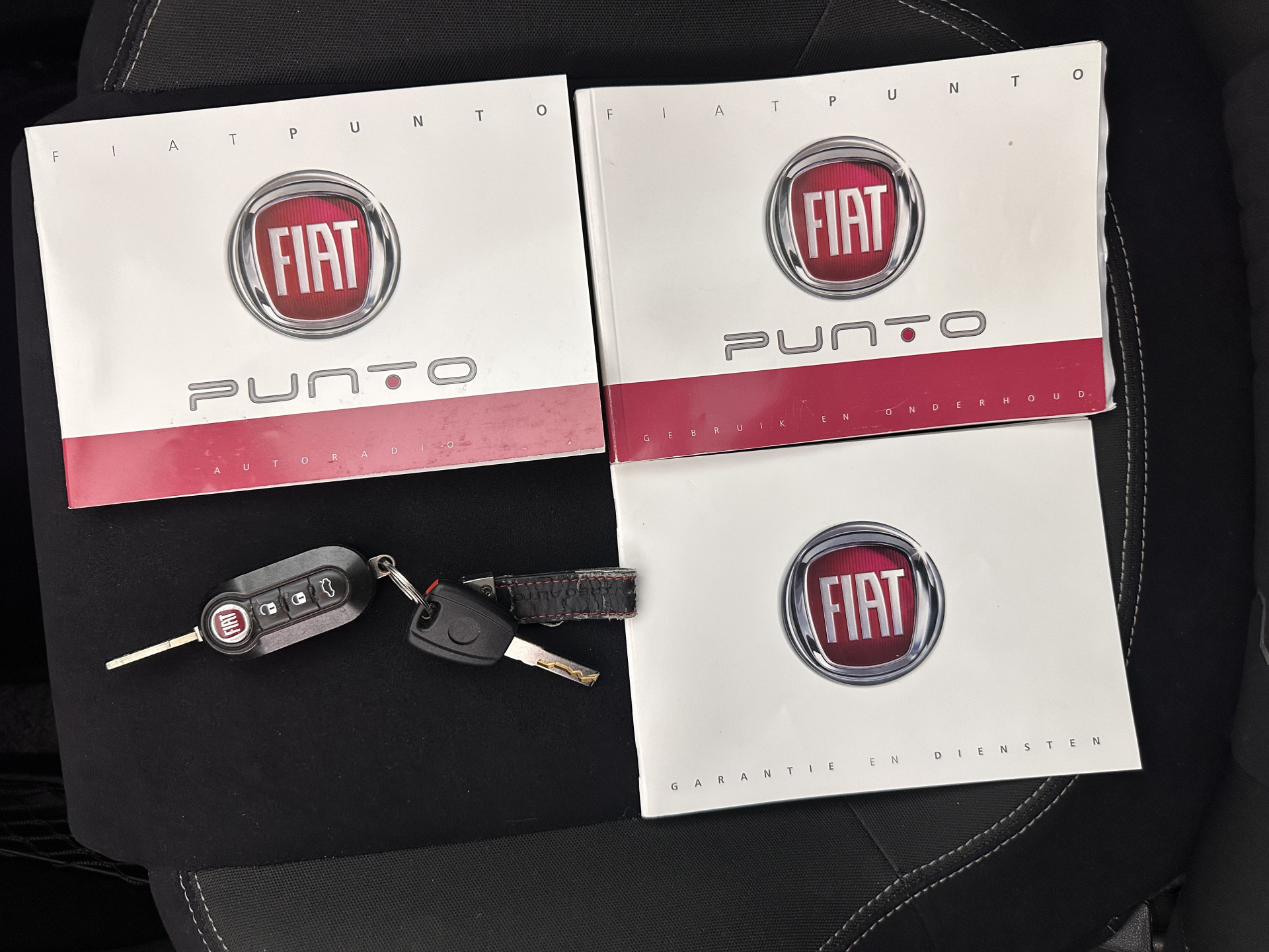 Fiat Punto Evo 1.3 M-Jet Lounge *ECC | SPORT-SEATS | MICROFIBRE | PDC | CRUISE | RADIO-CD/MP3 | 16''ALU*