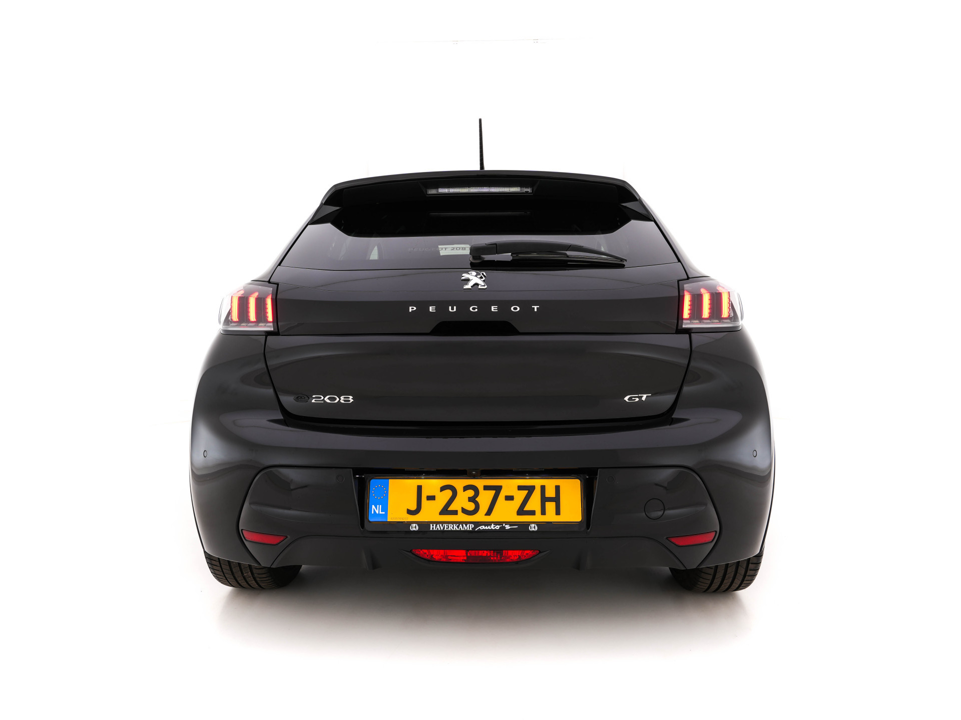 Peugeot e-208 EV GT-Line 350 50 kWh [ 3-Fase ] {SOH-90%} (INCL-BTW) *FULL-LED | DIGI-COCKPIT | BLINDSPOT | CAMERA | LEATHER-ALCANTARA | NAVI-FULLMAP | LANE-ASSIST | KEYLESS | DAB | CCS-FASTLOADER | HEATED-SPORTSEATS | AMBIENT-LIGHT | 17"ALU*
