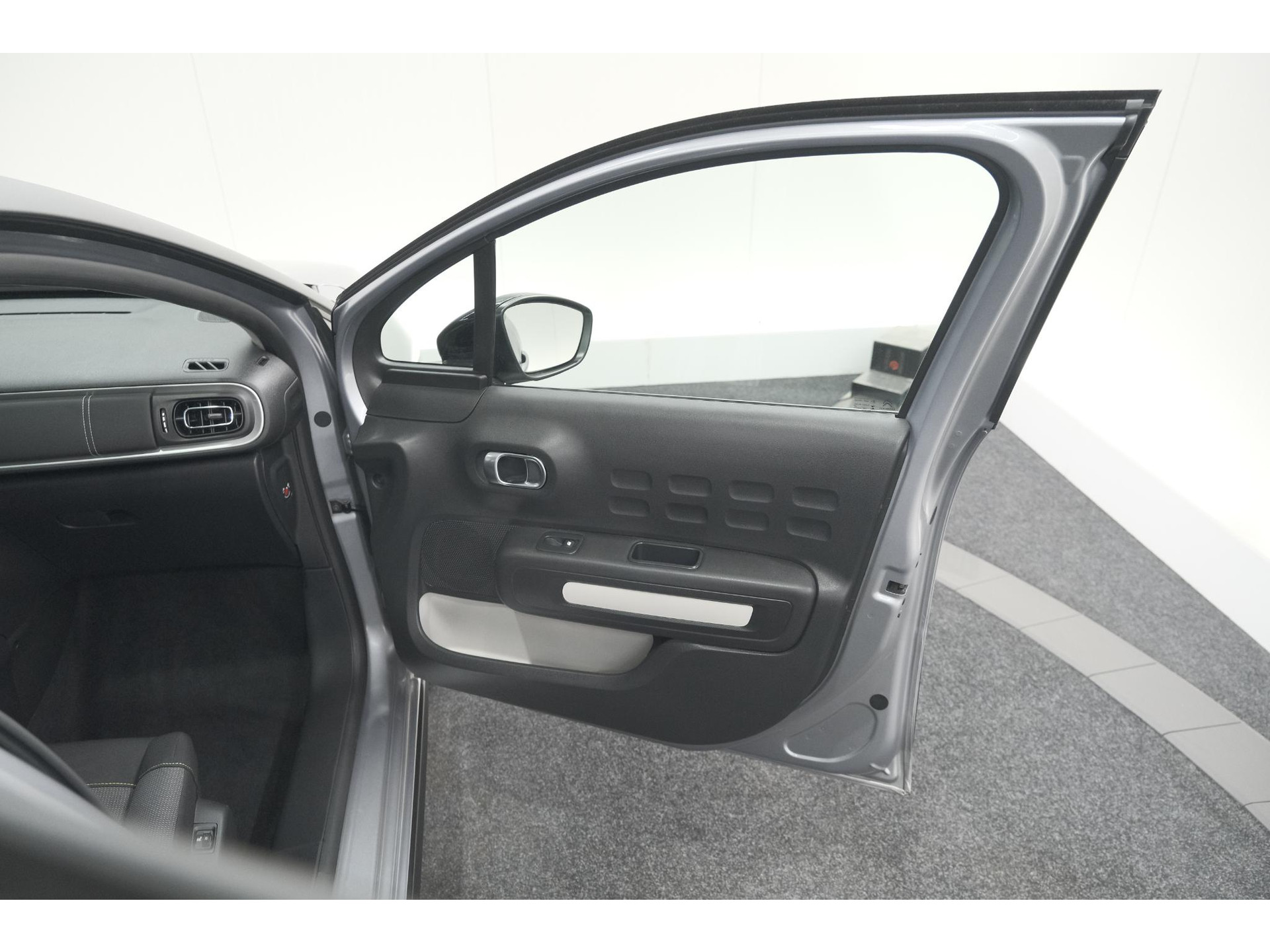 Citroen C3 PureTech 82 C-Series | Trekhaak | Stoelverwarming | Camera | Apple CarPlay