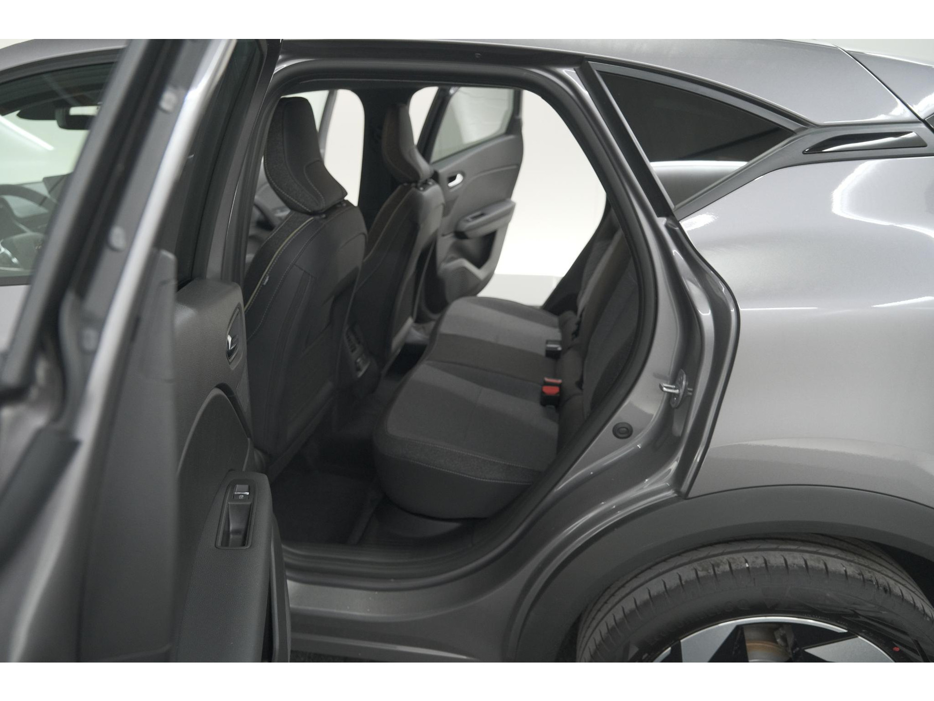 Renault Captur Mild Hybrid 160 Techno | Pack Winter | Camera | Adaptieve Cruise Control | Apple Carplay