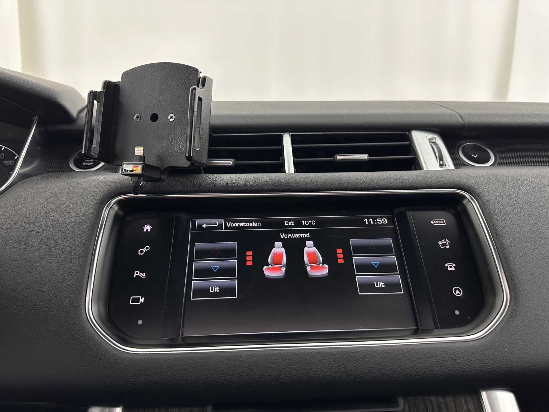 Land Rover Range Rover Sport 3.0 TDV6 HSE Dynamic Aut. *PANO | DIGI-COCKPIT | LEATHER | XENON | NAVI-FULLMAP | CAMERA | AIRSUSPENSION | ECC | PDC | HEATED-SPORTSEATS | MERIDIAN-SOUND | SHIFTPADDLES | PRIVACYGLASS | CRUISE | 21''ALU*