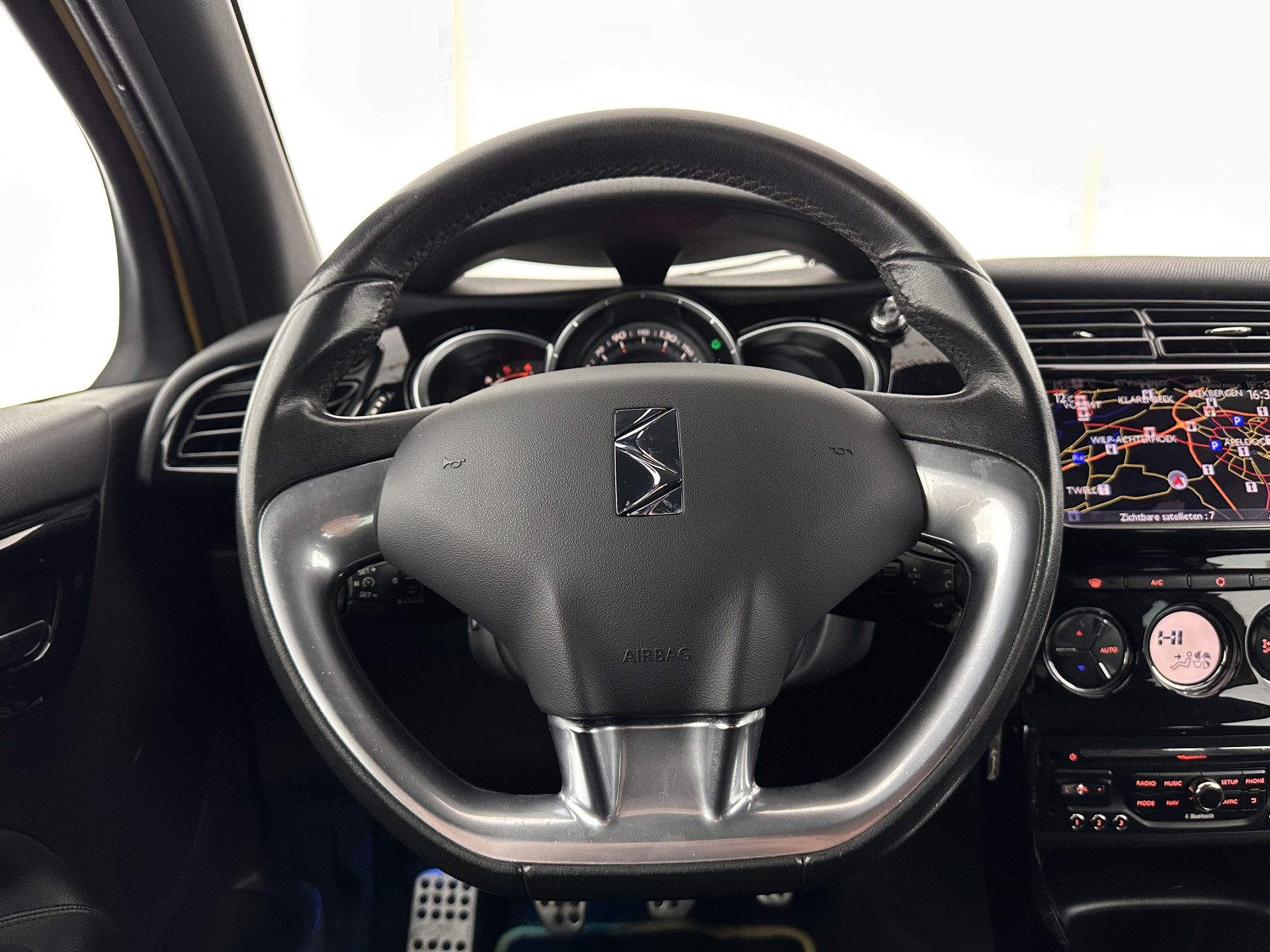 Citroën DS3 1.6 e-HDi Business *MICROFIBRE | NAVI-FULLMAP | SPORT-SEATS | PRIVACY-GLASS | ECC | PDC | CRUISE | 17''ALU*