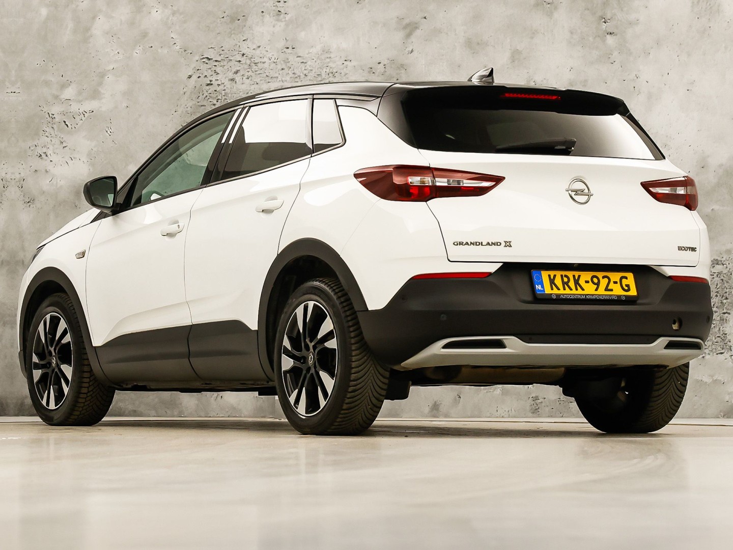 Opel Grandland X 1.2 Turbo Elegance (STOELVERWARMING/KOELING, APPLE CARPLAY, 360 CAMERA, MEMORY SEAT, LEDER, GETINT GLAS, STUURWIEL VERWARMD, NIEUWE APK, NIEUWSTAAT)