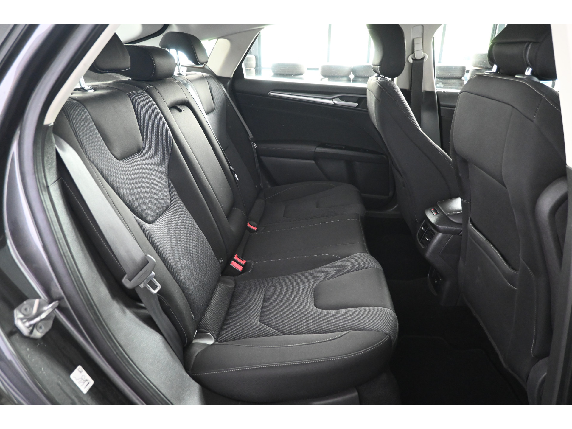Ford Mondeo 1.5 Titanium Automaat Clima Navigatie Cruise Control Trekhaak Rijklaarprijs! Inruil Mogelijk!