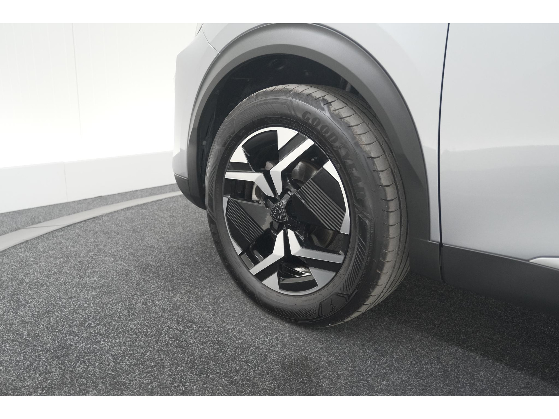 Peugeot 2008 PureTech 130 EAT8 Allure | Camera | Navigatie | Parkeersensoren | Apple Carplay
