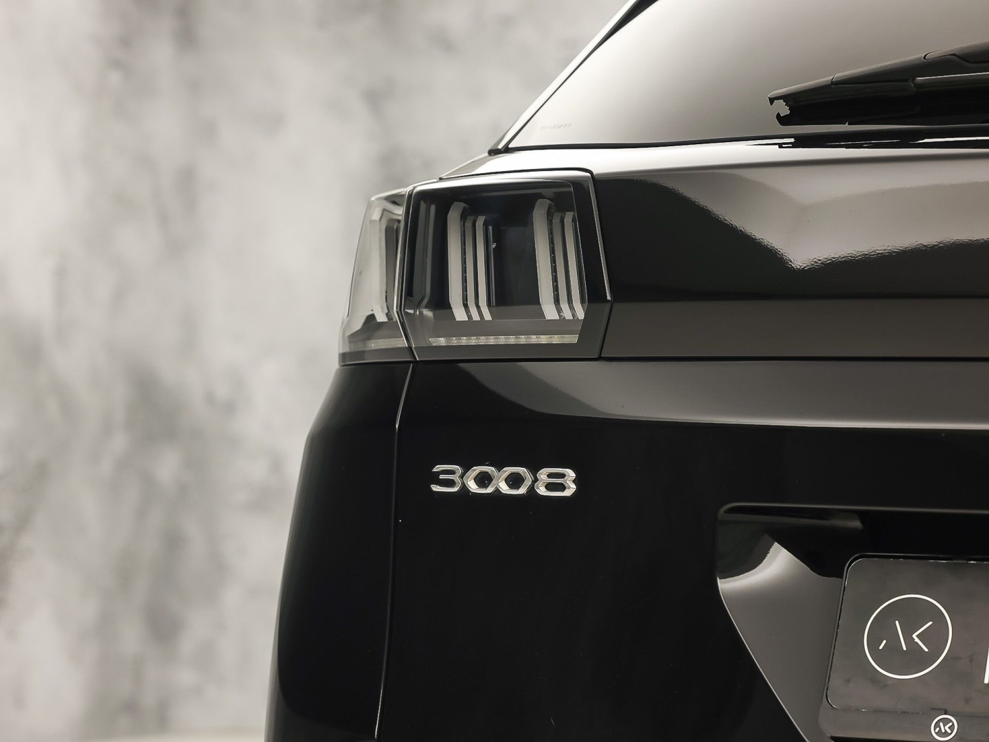 Peugeot 3008 1.6 HYbrid 225 Allure Blacksport 225Pk Automaat (APPLE CARPLAY, SOH 94,7%, BLACK PACK, GROOT NAVI, 360 CAMERA, SPORTSTOELEN, KEYLESS, LANE ASSIST, NIEUWE APK, NIEUWSTAAT)