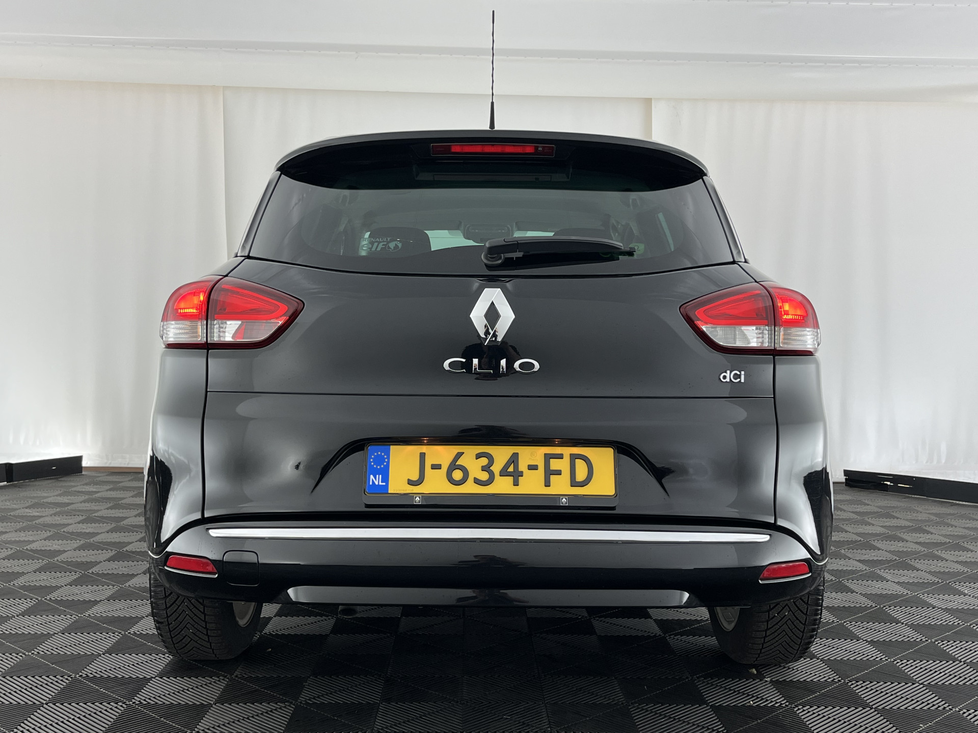 Renault Clio Estate 1.5 dCi ECO Dynamique *NAVI-FULLMAP | AIRCO | CRUISE | KEYLESS | COMFORTSEATS | BASS-REFLEX-AUDIO | PRIVACYGLASS | 16"ALU*