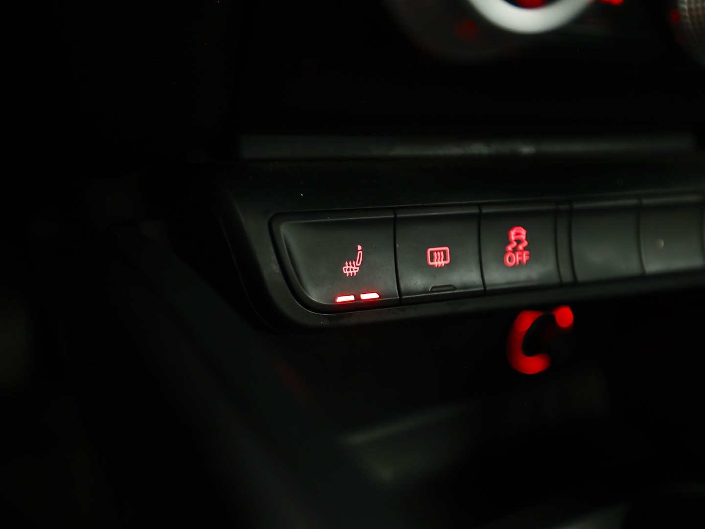 Audi A1 Sportback 1.0 TFSI Sport (NAVIGATIE, 5 DEURS, CLIMATE, STOELVERWARMING, SPORTSTOELEN, PARKEERSENSOREN, LED ACHTERLICHTEN, LM VELGEN, NIEUWE APK, NIEUWSTAAT)