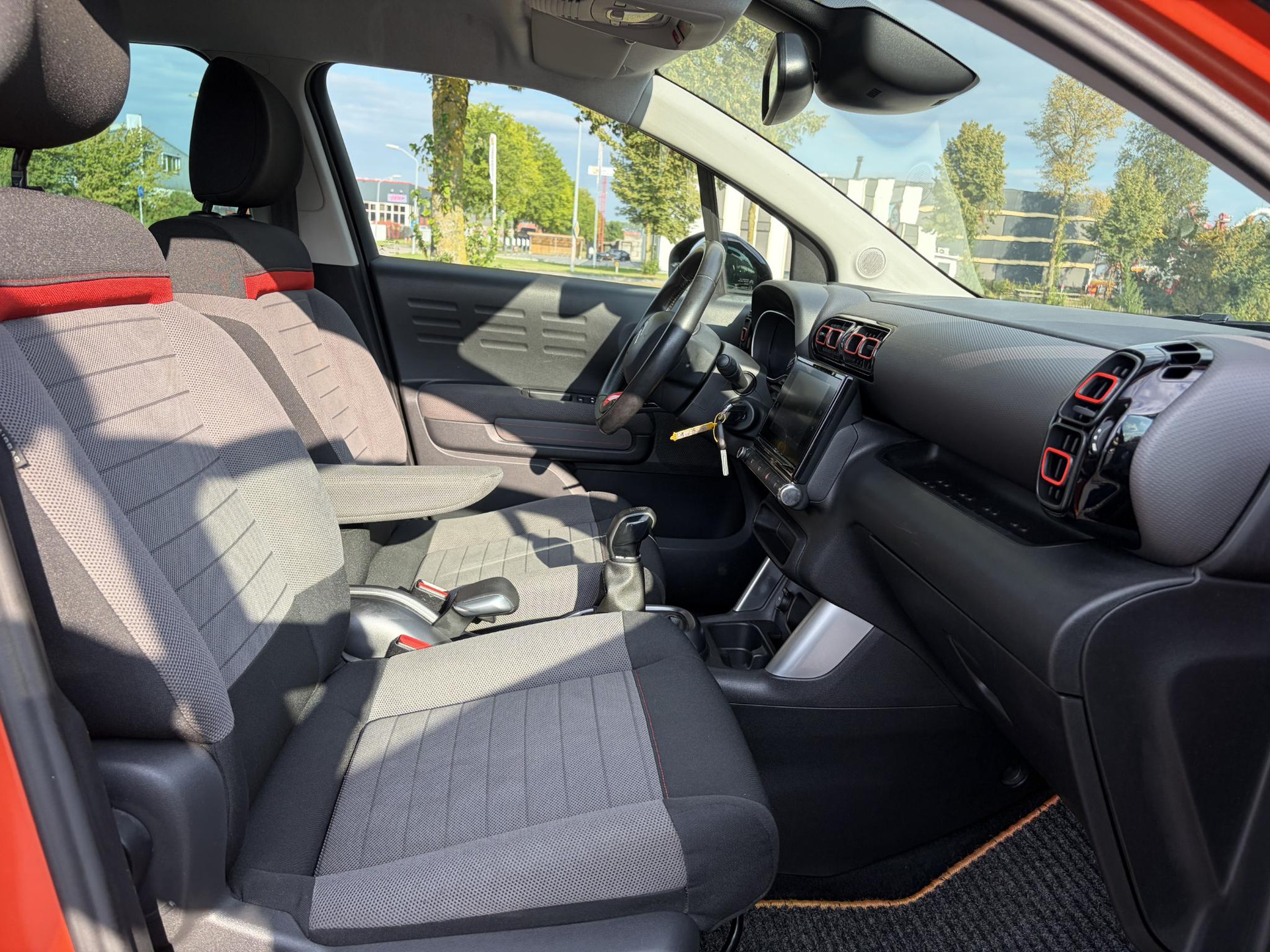 Citroen C3 Aircross 1.2 PureTech S&S Feel ✓2e Eigenaar✓Trekhaak✓110pk✓Clima✓Cruise✓Lm velgen✓Pdc V+A✓N.A.P✓Rijstrooksensor✓Apk tot 08-2027