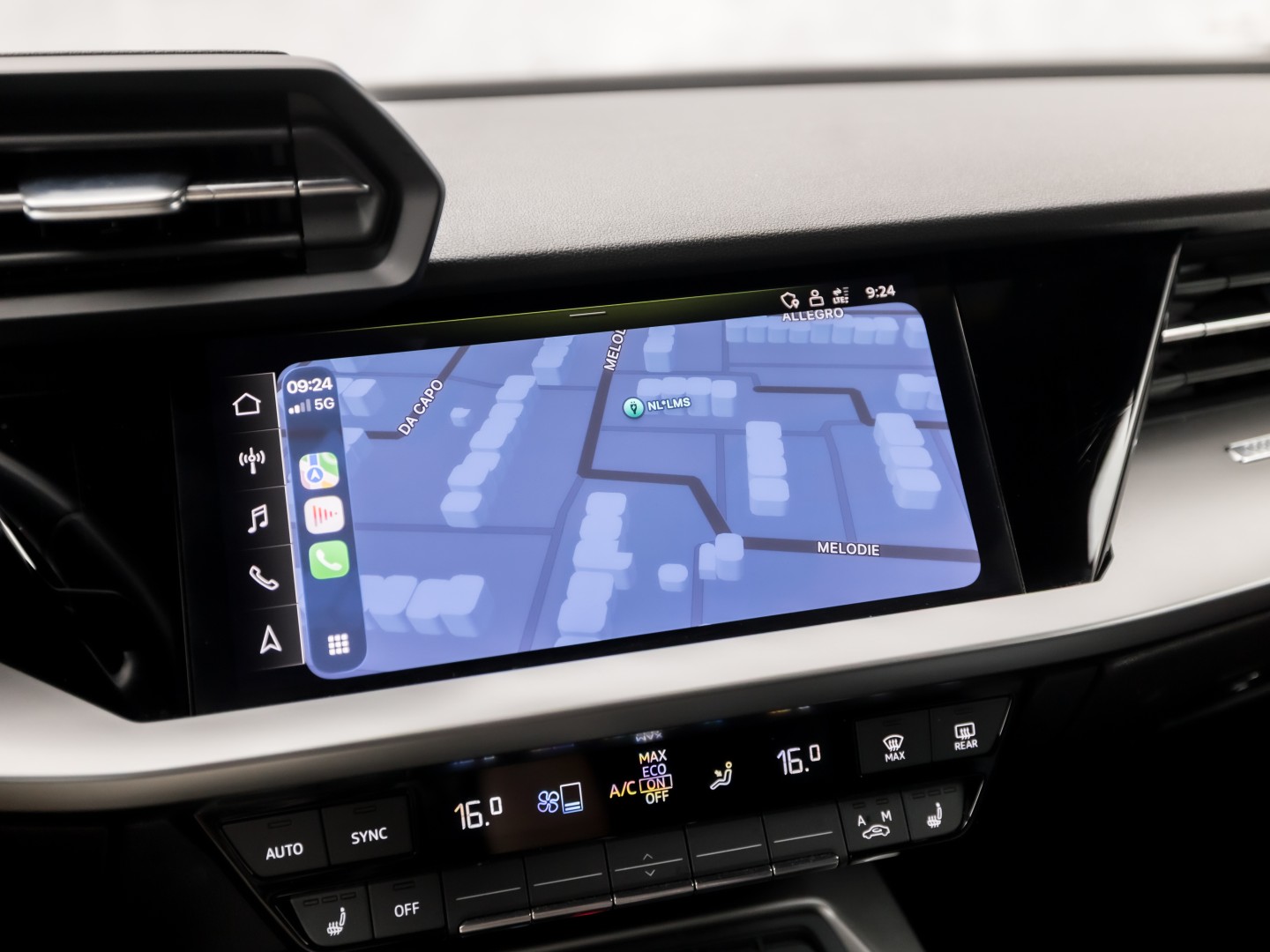 Audi A3 Sportback 30 TFSI Sport (APPLE CARPLAY, GROOT NAVI, CAMERA, ELEK STOEL, ADAPTIVE CRUISE, STOELVERWARMING, SPORTSTOELEN, GETINT GLAS, KEYLESS START, NIEUWSTAAT)