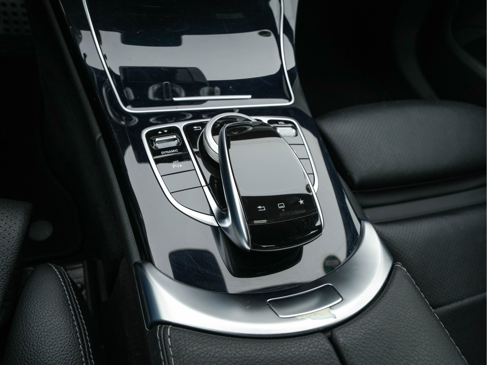 Mercedes-Benz C-klasse 300 CDI HYBRID Lease Edition AMG-Sport-Pack Aut. *FULL-LED | ARTICO-FULL-LEATHER | NAVI-FULLMAP | SPORT-SEATS | ECC | SHIFT-PADDLES | PDC | CRUISE | CAMERA | 18''ALU *