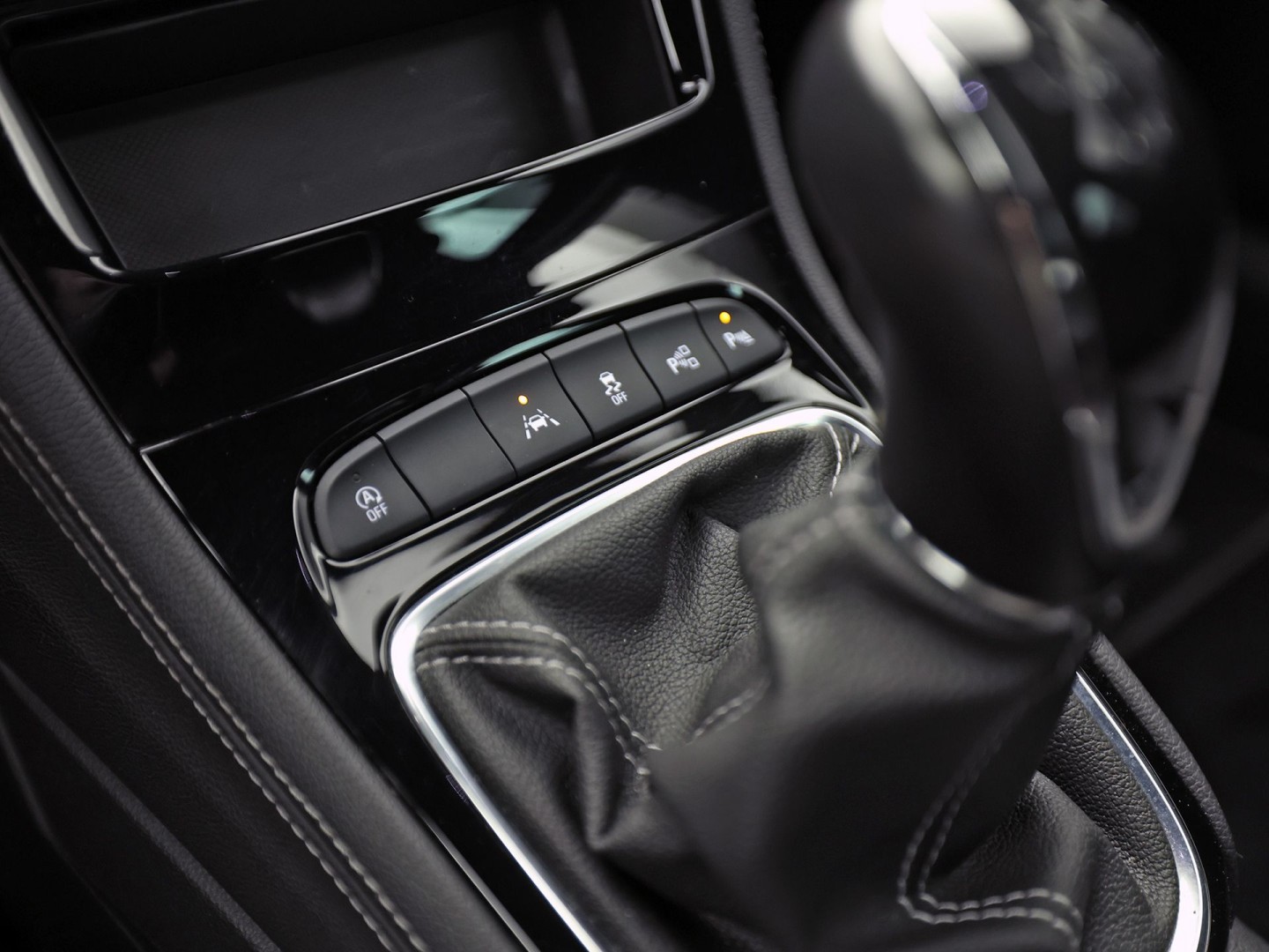 Opel Astra Sports Tourer 1.2 Launch Sport (VIRTUAL COCKPIT, APPLE CARPLAY, GROOT NAVI, CAMERA, STUUR/STOELVERWARMING, SPORTSTOELEN, GETINT GLAS, ADAPTIVE CRUISE, ZWART HEMEL, NIEUWSTAAT)