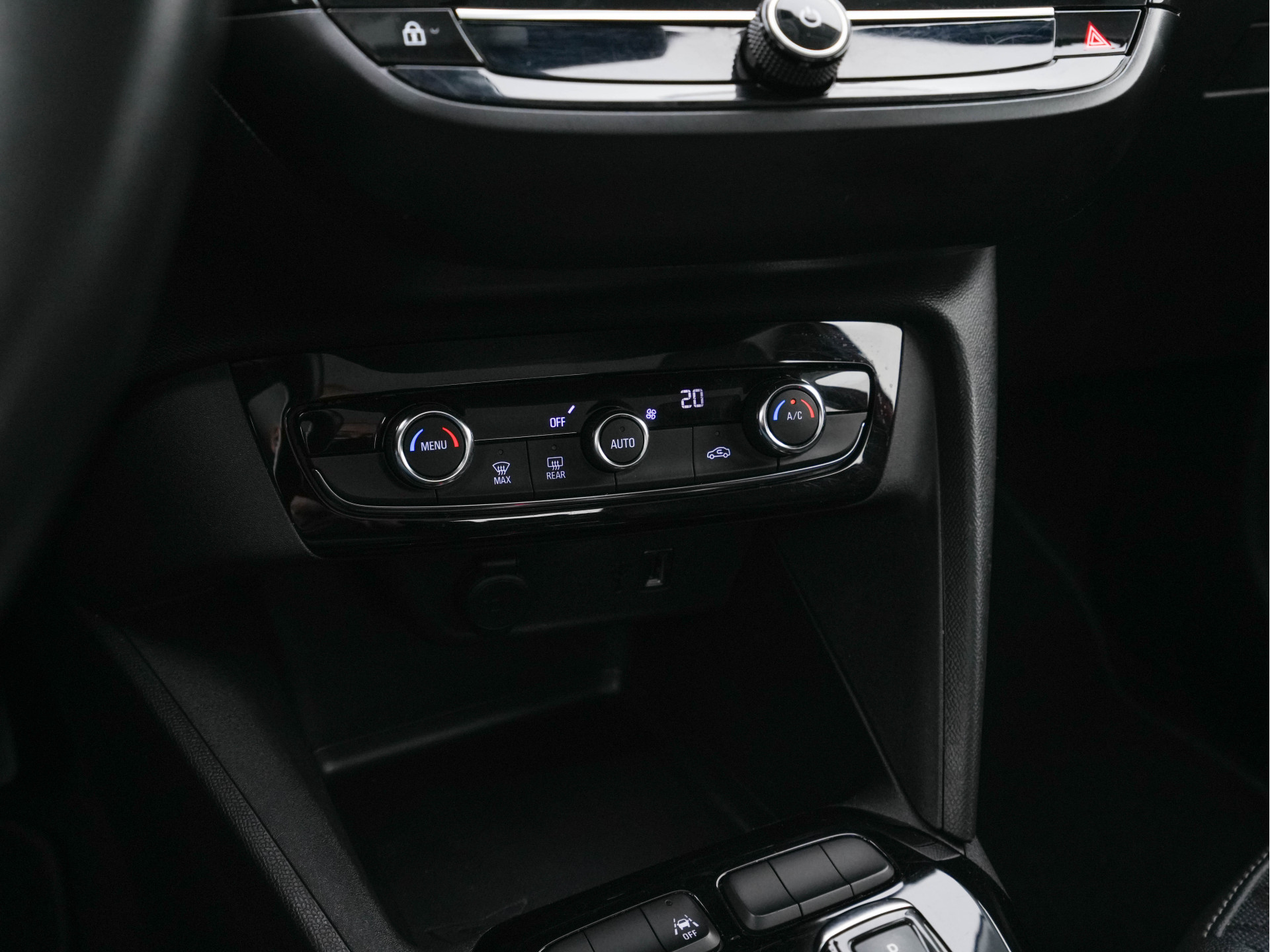 Opel Corsa-e Elegance 50 kWh [3-Fase-] {SOH-90%} (INCL-BTW) Aut.*FULL-LED | DIGI-COCKPIT | LEATHER-MICROFIBRE | CARPLAY | CAMERA | ECC | KEYLESS | CRUISE | DAB | 16'' ALU*