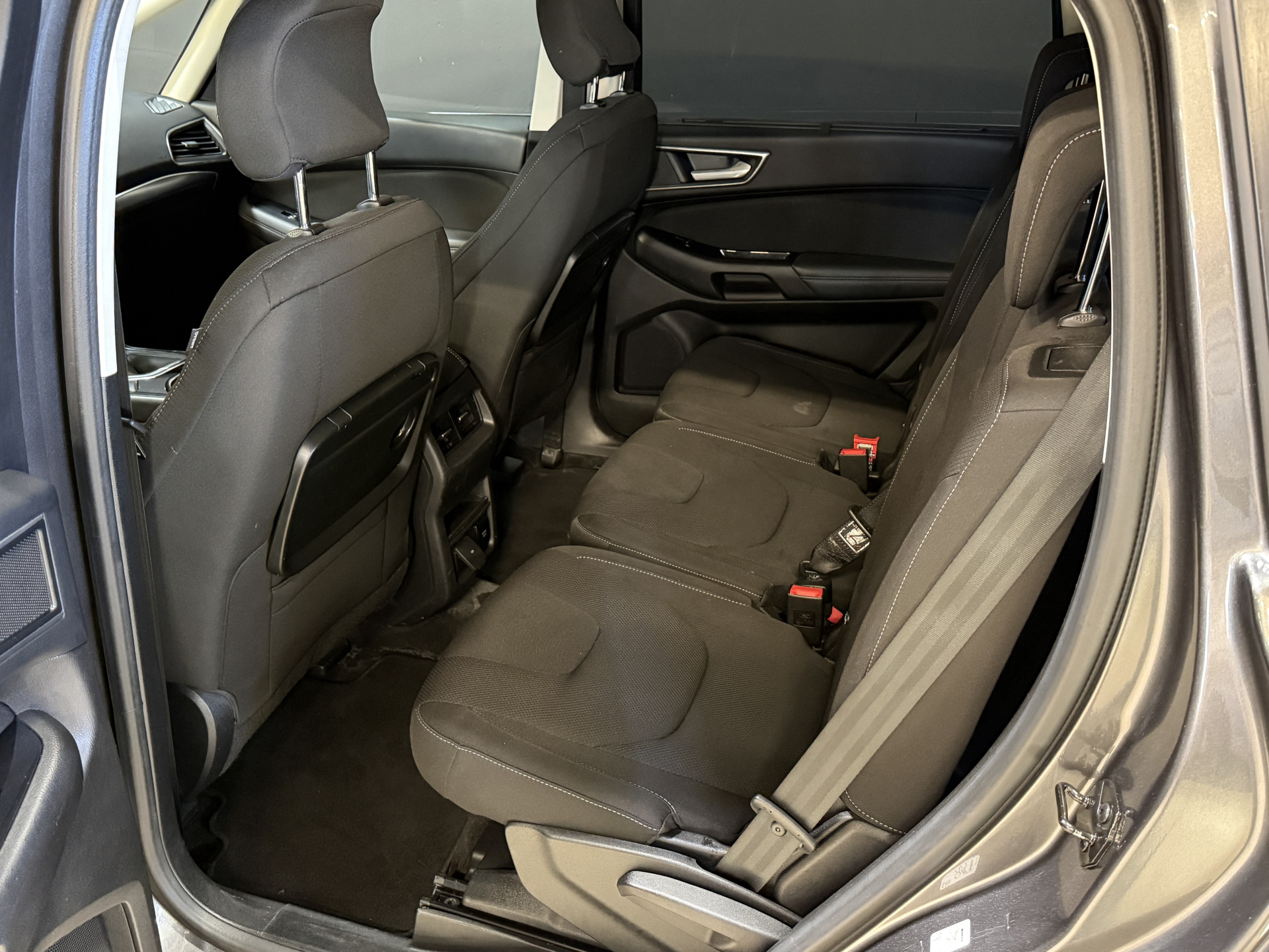 Ford S-Max 1.5 Titanium 7p. | Stoel/stuur verwarming | Trekhaak | Apple Carplay