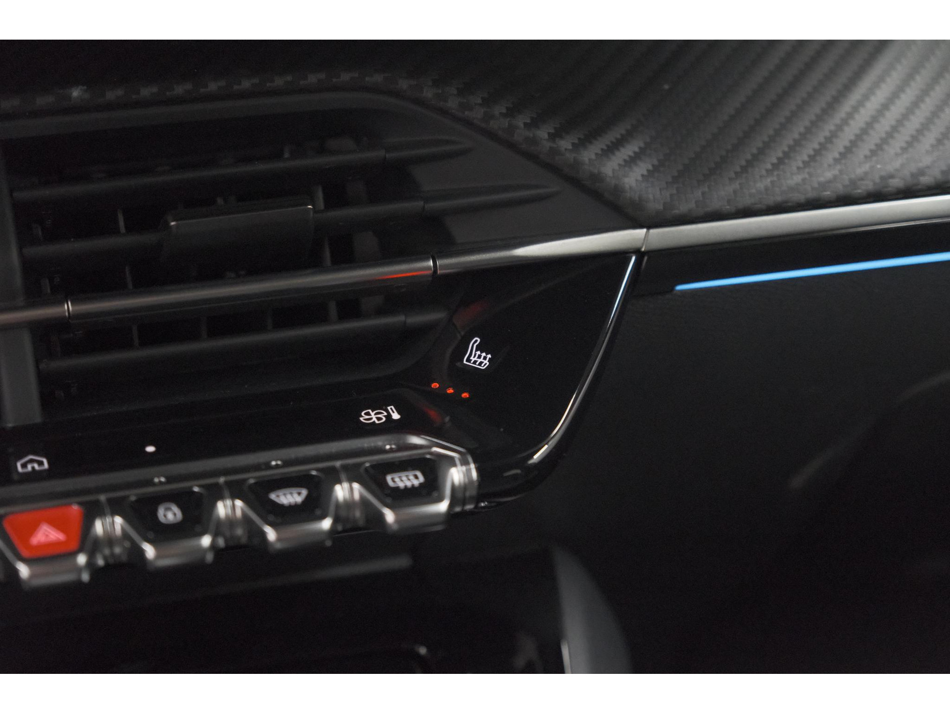 Peugeot 208 1.2 Hybrid 145 e-DCS6 GT | Alcantara Pakket | Camera | Apple Carplay | Stoelverwarming
