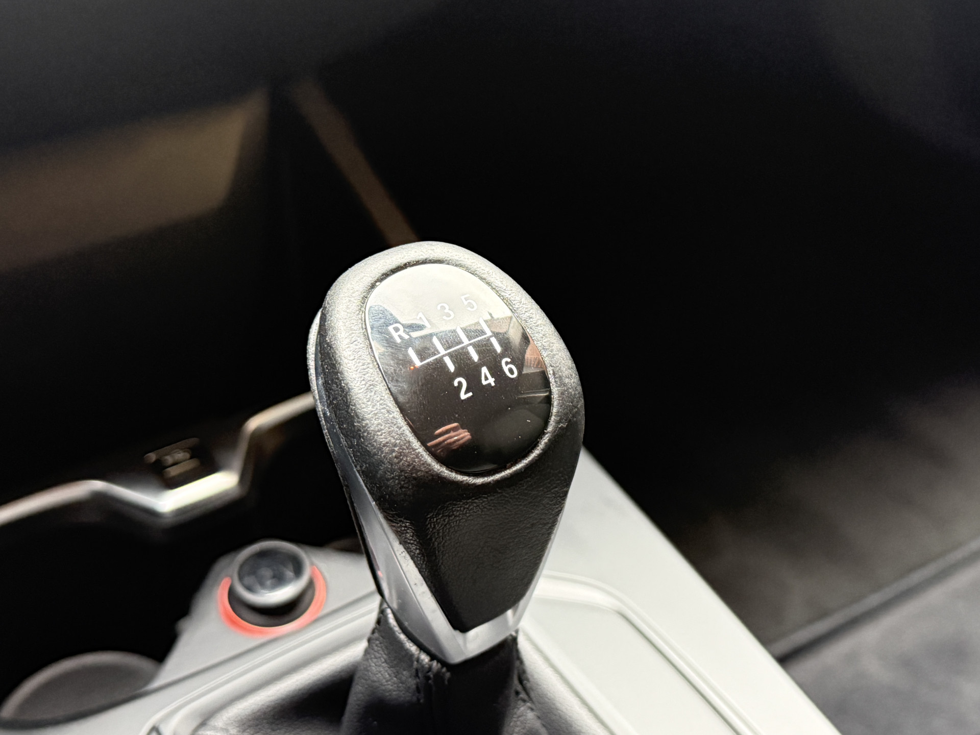 BMW 1-serie 116i Business Edition | Zwarte grill | Apple Carplay | DAB+ | PDC V+A