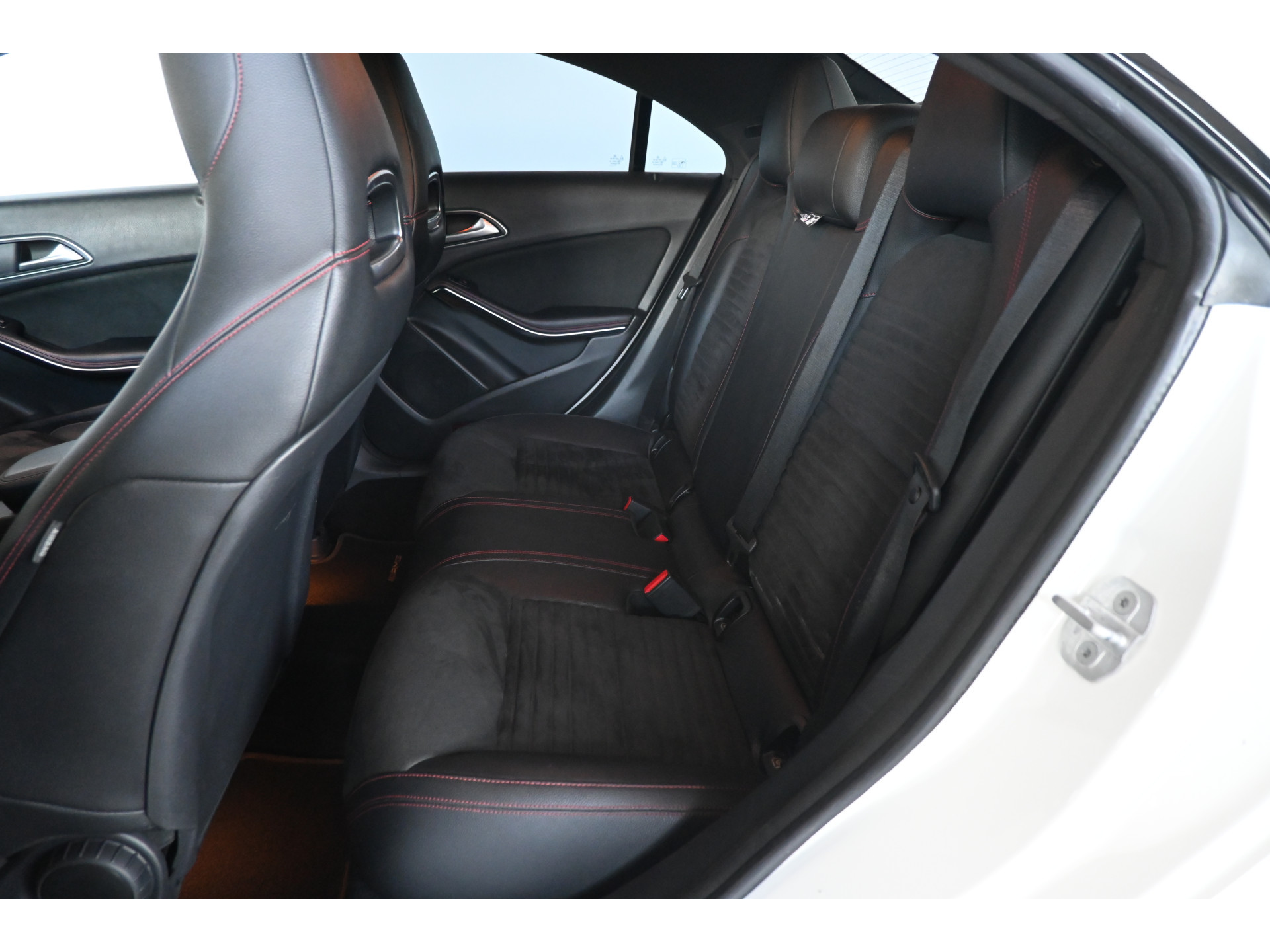 Mercedes-Benz CLA-klasse 180 AMG Night Edition Plus Clima Cruise Xenon LED Navigatie Inruil mogelijk