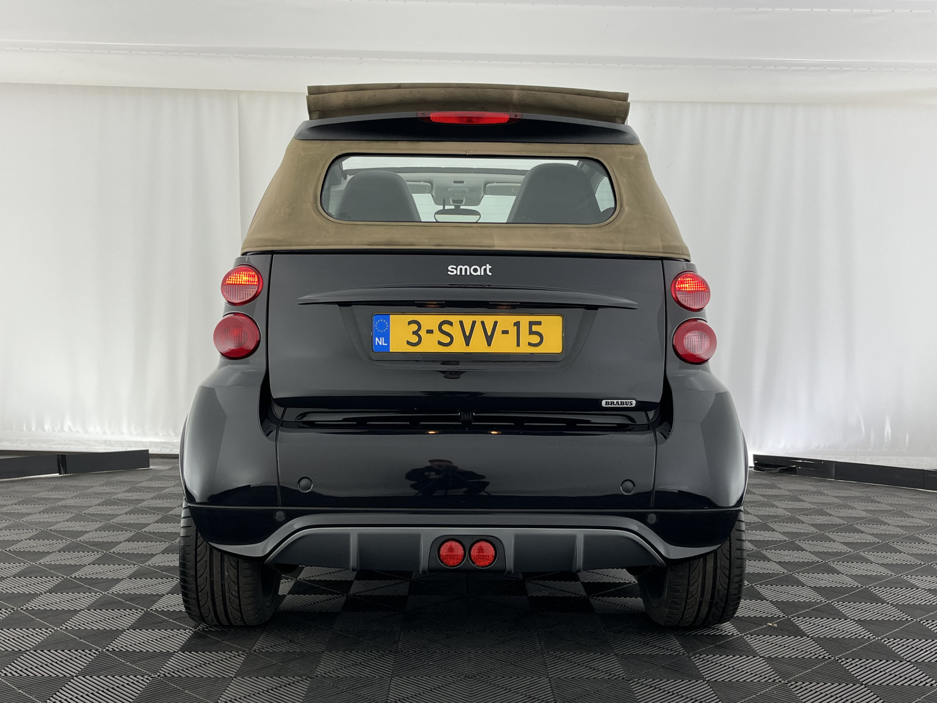 Smart fortwo cabrio Electric drive Brabus Black-Edition 18 kWh {SOH-99%} Aut. *NAVI-FULLMAP | LEATHER | AIRCO | HEATED-SPORTSEATS | CRUISE | SHIFT-PADDLES  | AIRSCARF | 16'' ALU*