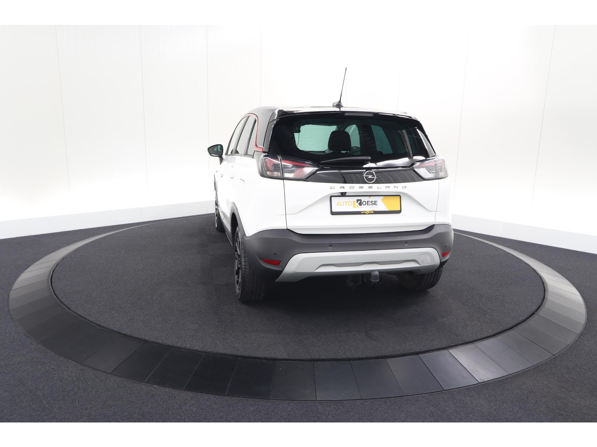 Opel Crossland Turbo 110 GS Line | Trekhaak | Camera | Apple Carplay | Navigatie | Parkeersensoren voor + Achter