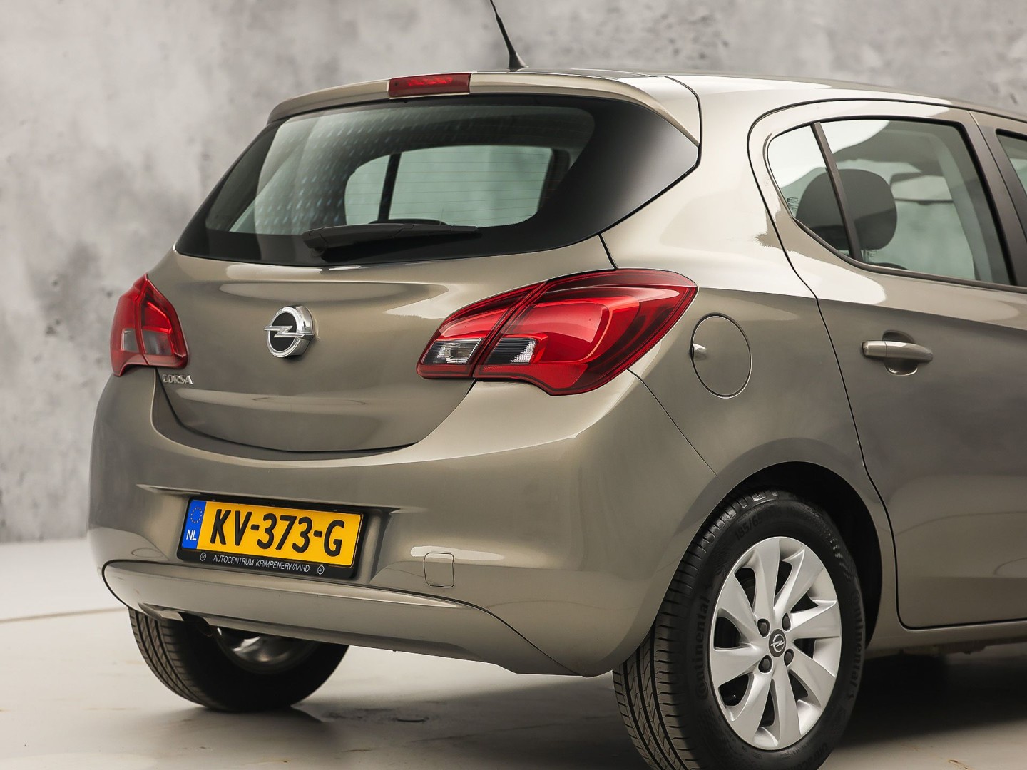 Opel Corsa 1.4 Color Edition (5 DEURS, AIRCO, SPORTSTOELEN, CRUISE, ELEK RAMEN, NIEUWE APK, NIEUWSTAAT)