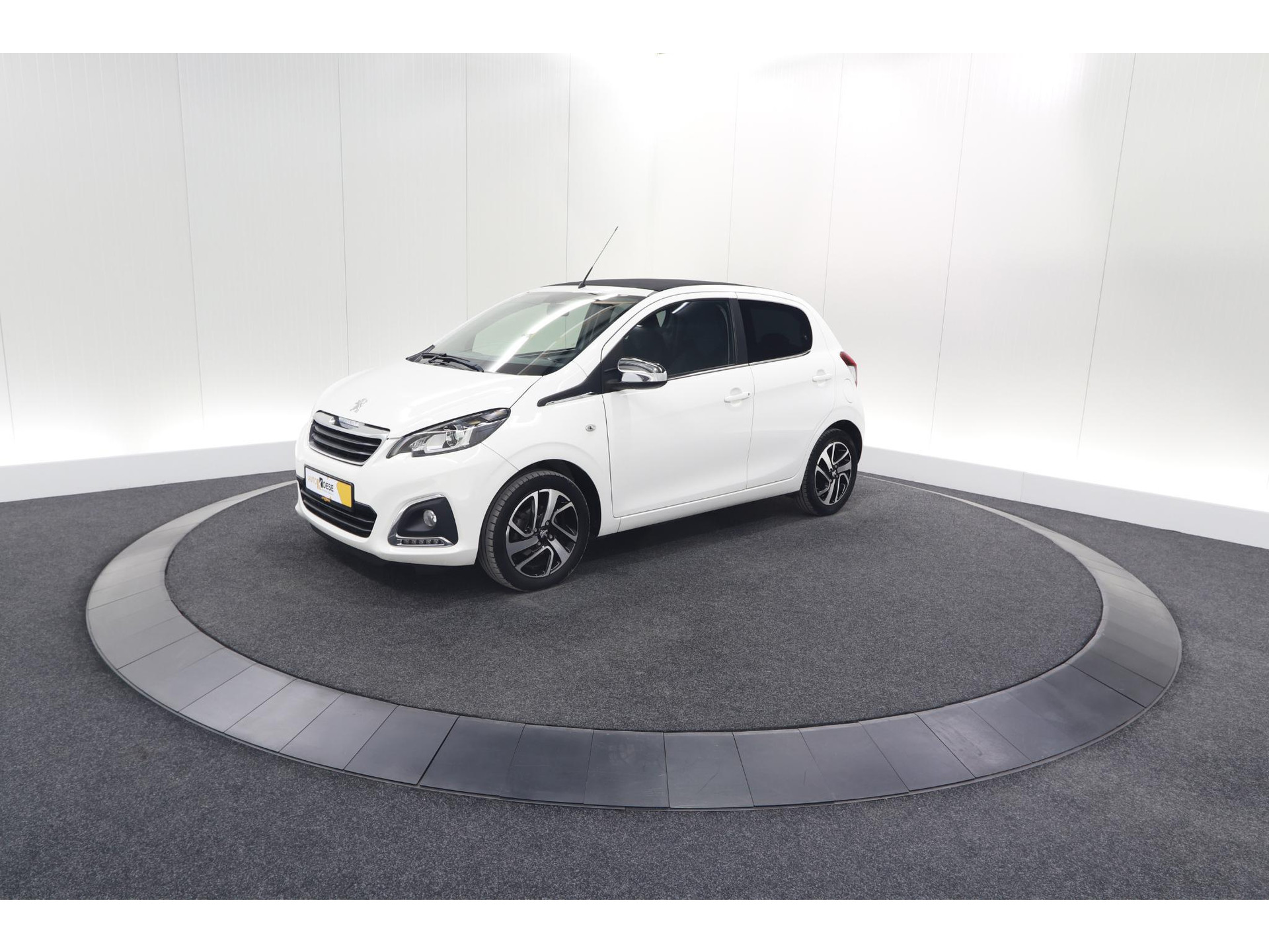 Peugeot 108 1.0 e-VTi Allure TOP! | Elektrisch Vouwdak | Camera | Navigatie | Climate Control