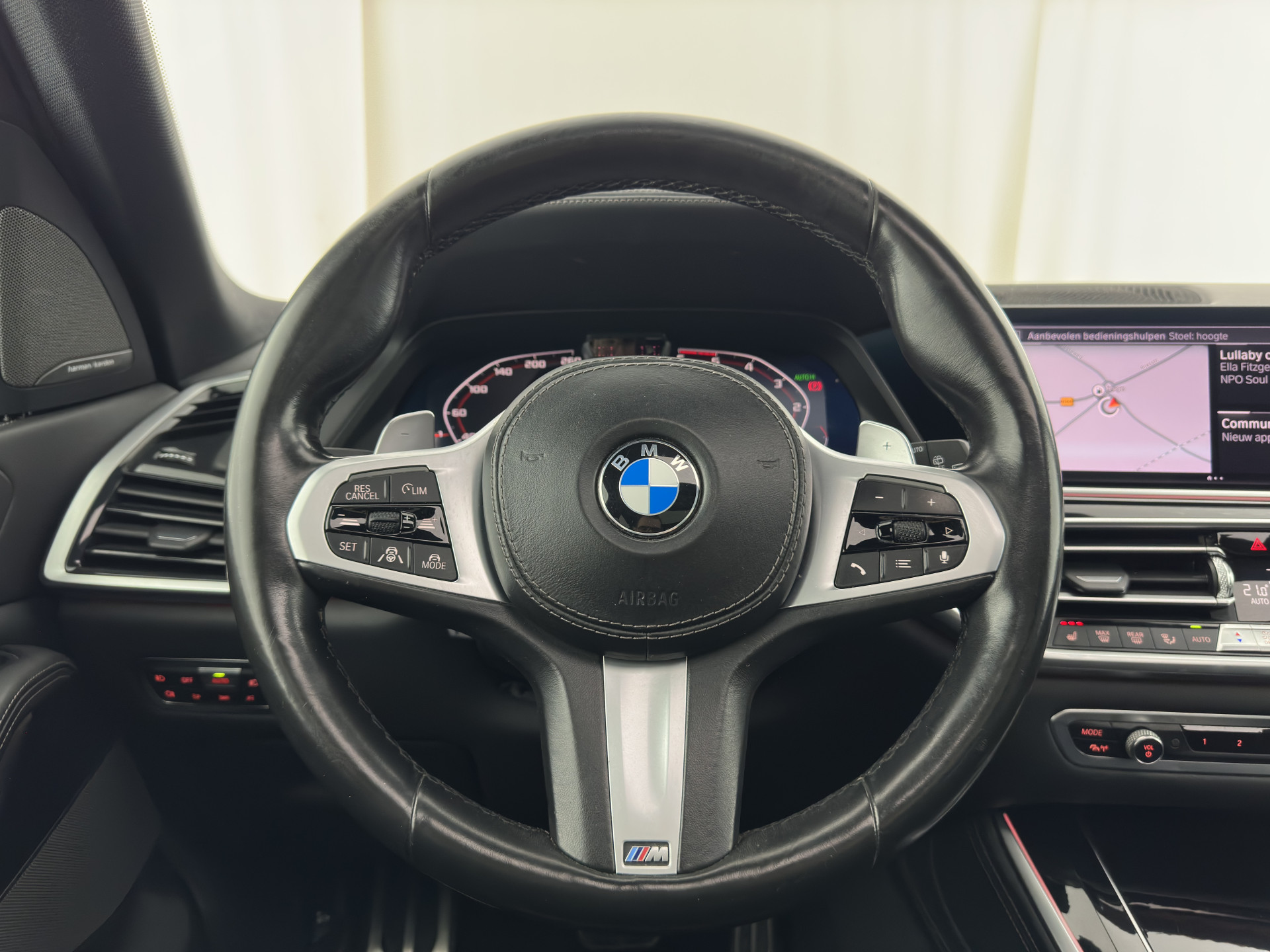 BMW X5 M50d M-Sportpack High Executive Aut. *PANO | HEAD-UP | LASER-LED | LEATHER | SOFT-CLOSE | ADAPTIVE-CRUISE | HARMAN/KARDON | BLIND-SPOT | MEMORY-PACK | TOP-VIEW | DIGI-COCKPIT | NAVI-FULLMAP | ECC | PDC | TOWBAR |