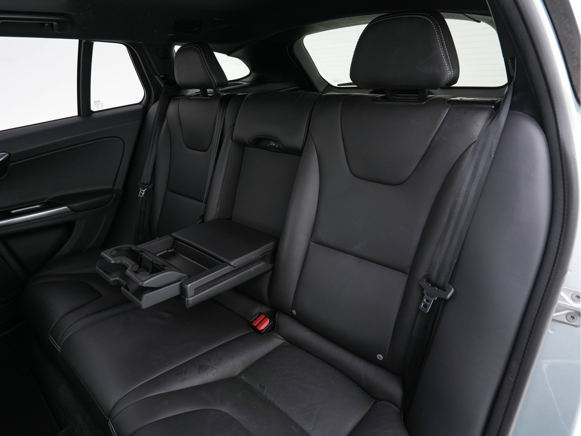 Volvo V60 2.4 D6 AWD Twin Engine Summum Aut. *PANO | NAVI-FULLMAP | LEATHER | BI-XENON | CAMERA |  ECC | PDC | CRUISE | SPORT-SEATS | PRIVACY-GLASS | TOWBAR | MEMORY-PACK | HEATED-COMFORTSEATS | 18"ALU*