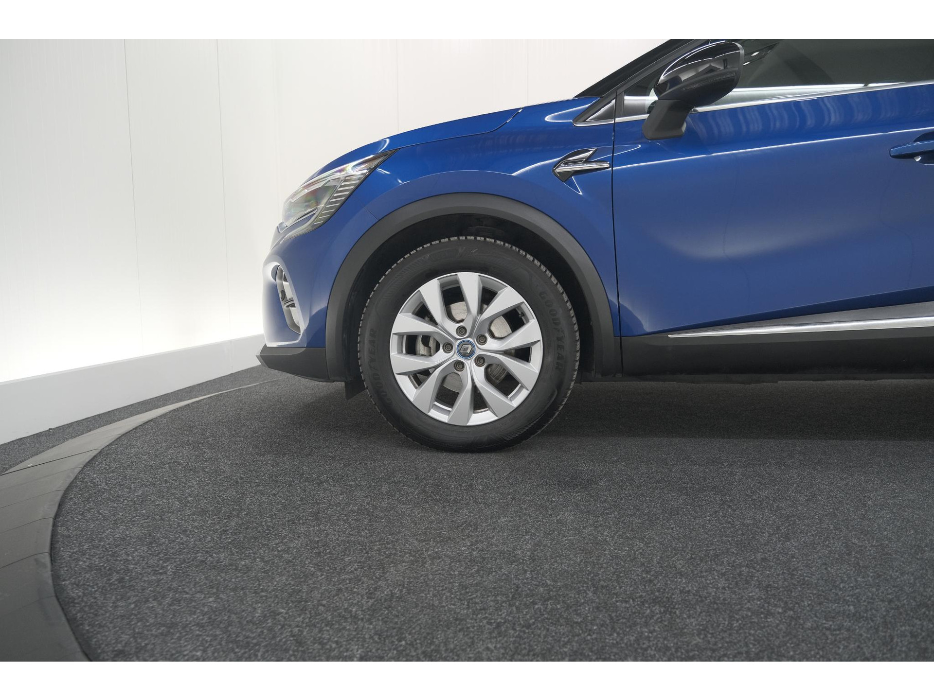 Renault Captur 1.6 E-Tech Plug-in Hybrid 160 Intens | Allseason Banden | Camera | 9.3 Inch Grootscherm | Apple Carplay