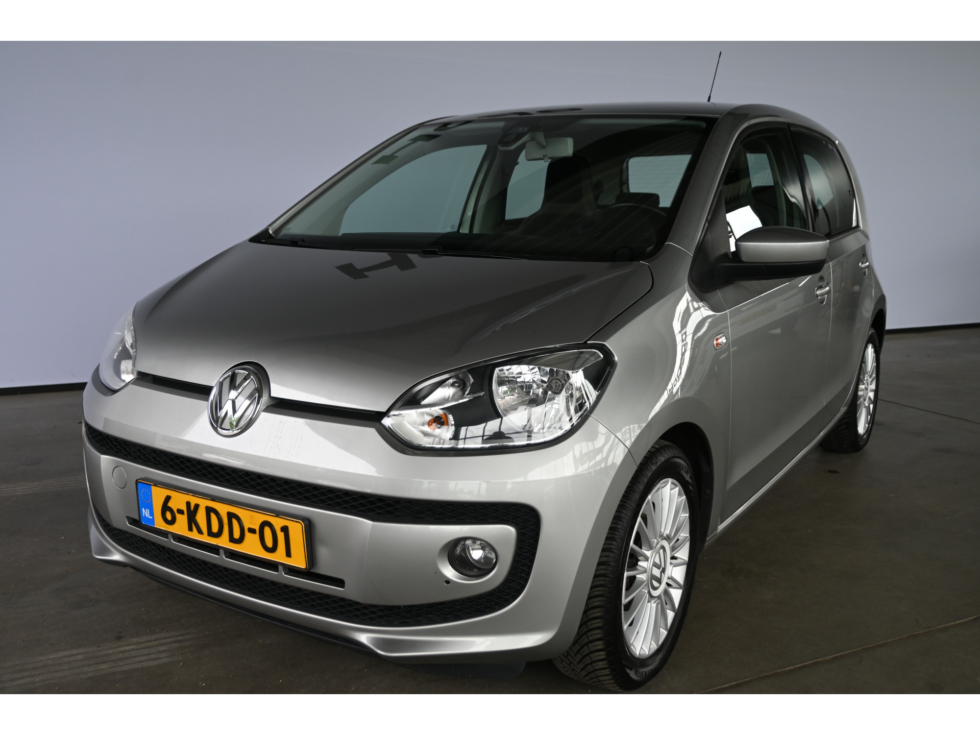Volkswagen Up! 1.0 High Up! BlueMotion Airco Licht metaal Elektrisch Pakket! Goed Onderhouden! Inruil Mogelijk!