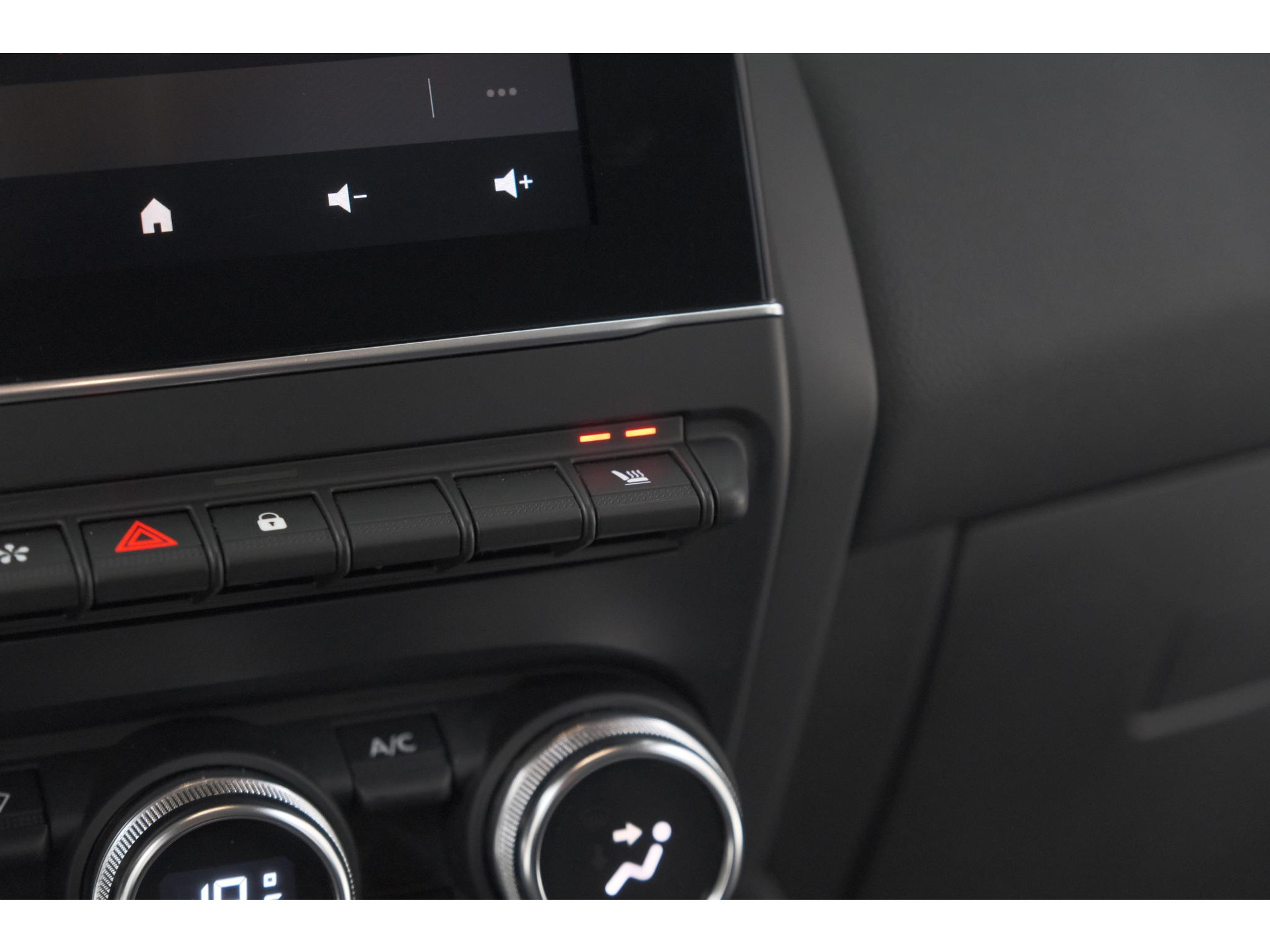 Renault Captur Mild Hybrid 140 EDC Techno | Camera | 9.3 Inch Scherm | Apple Carplay | Parkeersensoren | Allseason Banden | Stoelverwarming