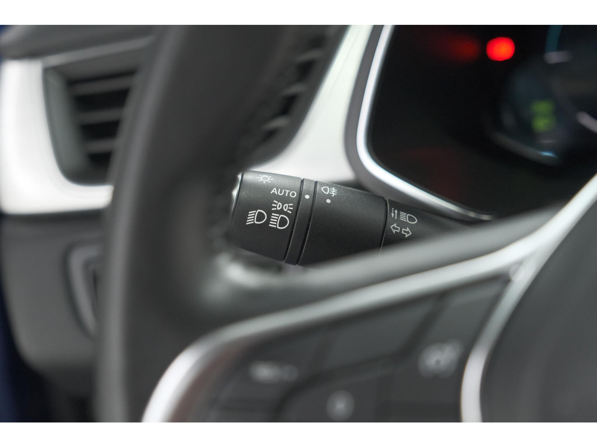Renault Captur 1.6 E-Tech Plug-in Hybrid 160 Intens | Camera | 9.3 Inch Groot Scherm | Apple Carplay | Parkeersensoren