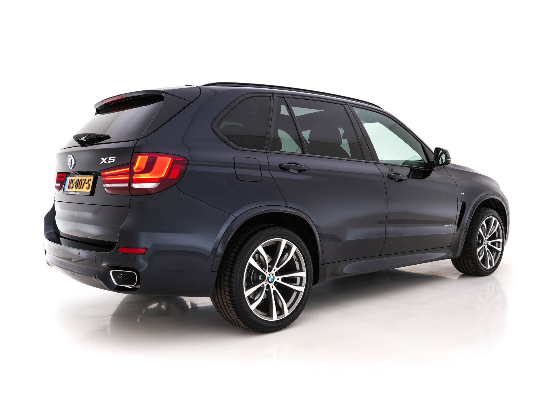 BMW X5 xDrive30d High Executive M-Sportpack Aut. *PANO | LUXURY-LEATHER | FULL-LED | HARMAN/KARDON-SURROUND | HEAD-UP | MEMORY-PACK | DIGI-COCKPIT | KEYLESS | CAMERA | NAVI-FULLMAP | AMBIENT-LIGHT | HEATED-COMFORT-SEATS | SHIFT-PADDLES