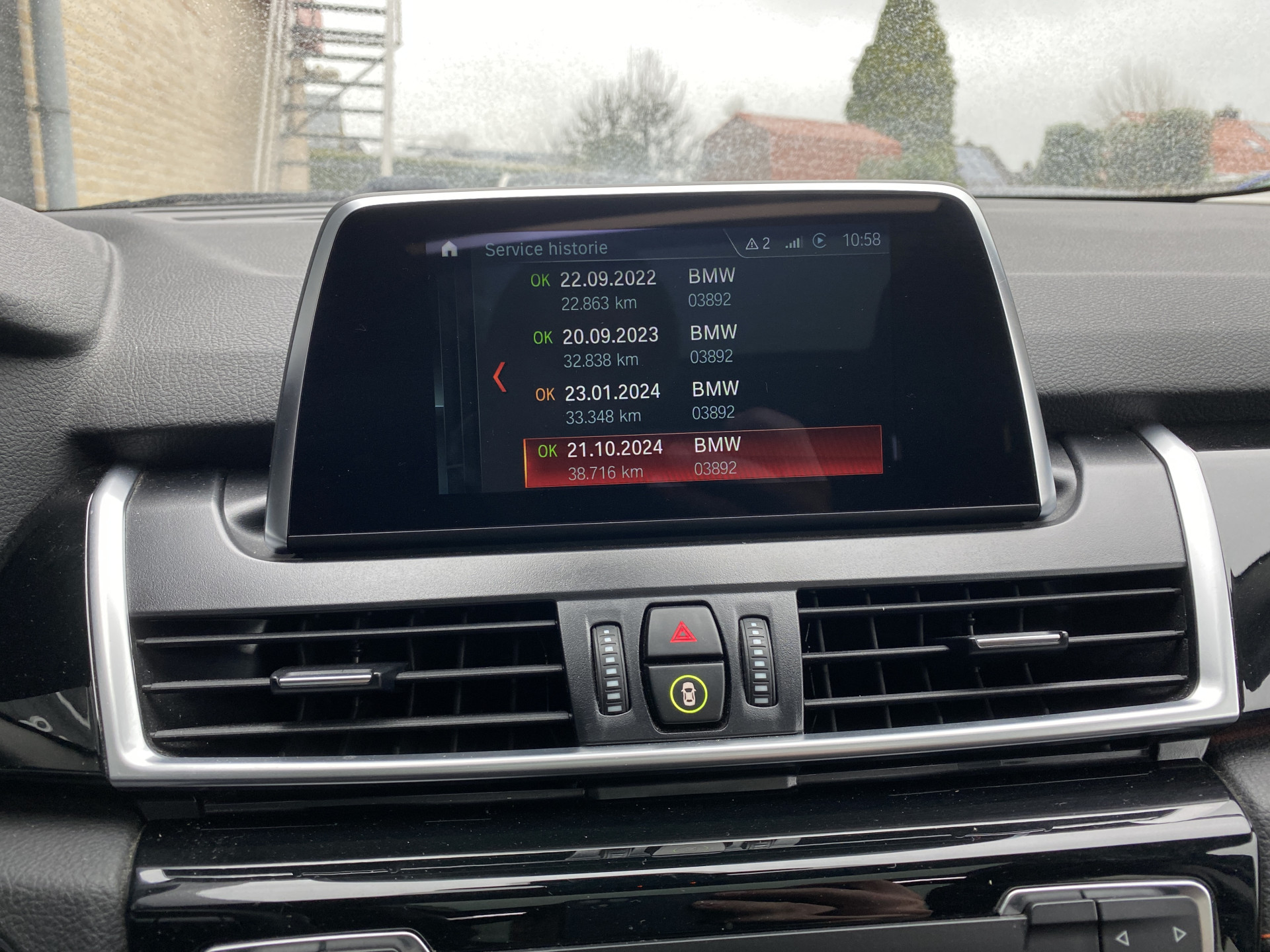 BMW 2-serie Active Tourer 220i High Executive Edition 192 pk M-sport AUT. | dealer onderhouden | navigatie | trekhaak | panoramadak