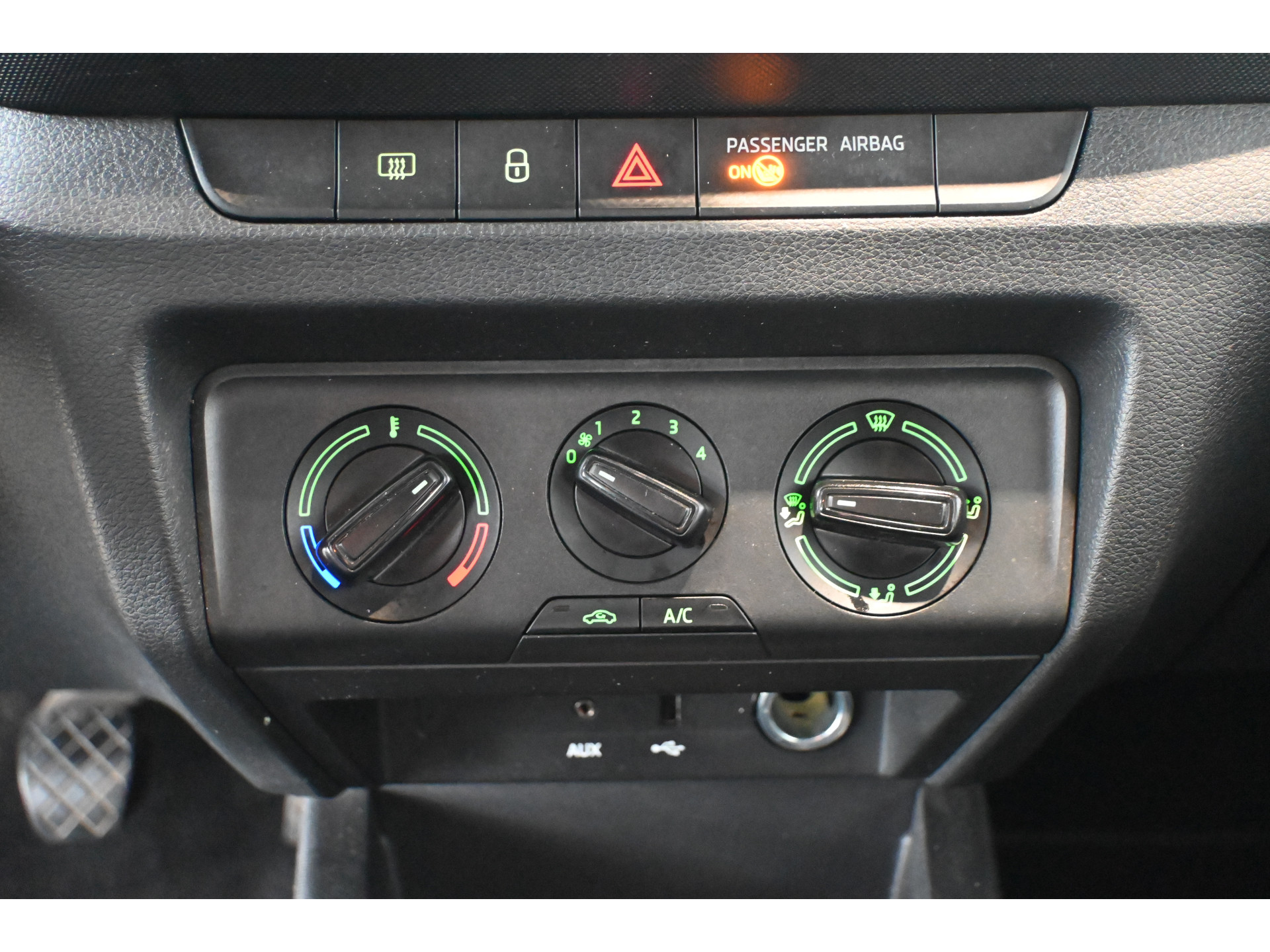 ŠKODA Fabia Combi 1.0 TSI Ambition Business Airco Navigatie Cruise Control Rijklaarprijs Inruil Mogelijk!