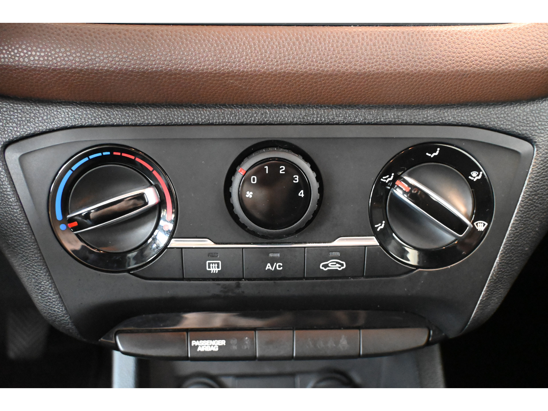 Hyundai i20 1.2 HP i-Motion Nap! Airco Cruise control Trekhaak Rijklaarprijs Inruil Mogelijk!