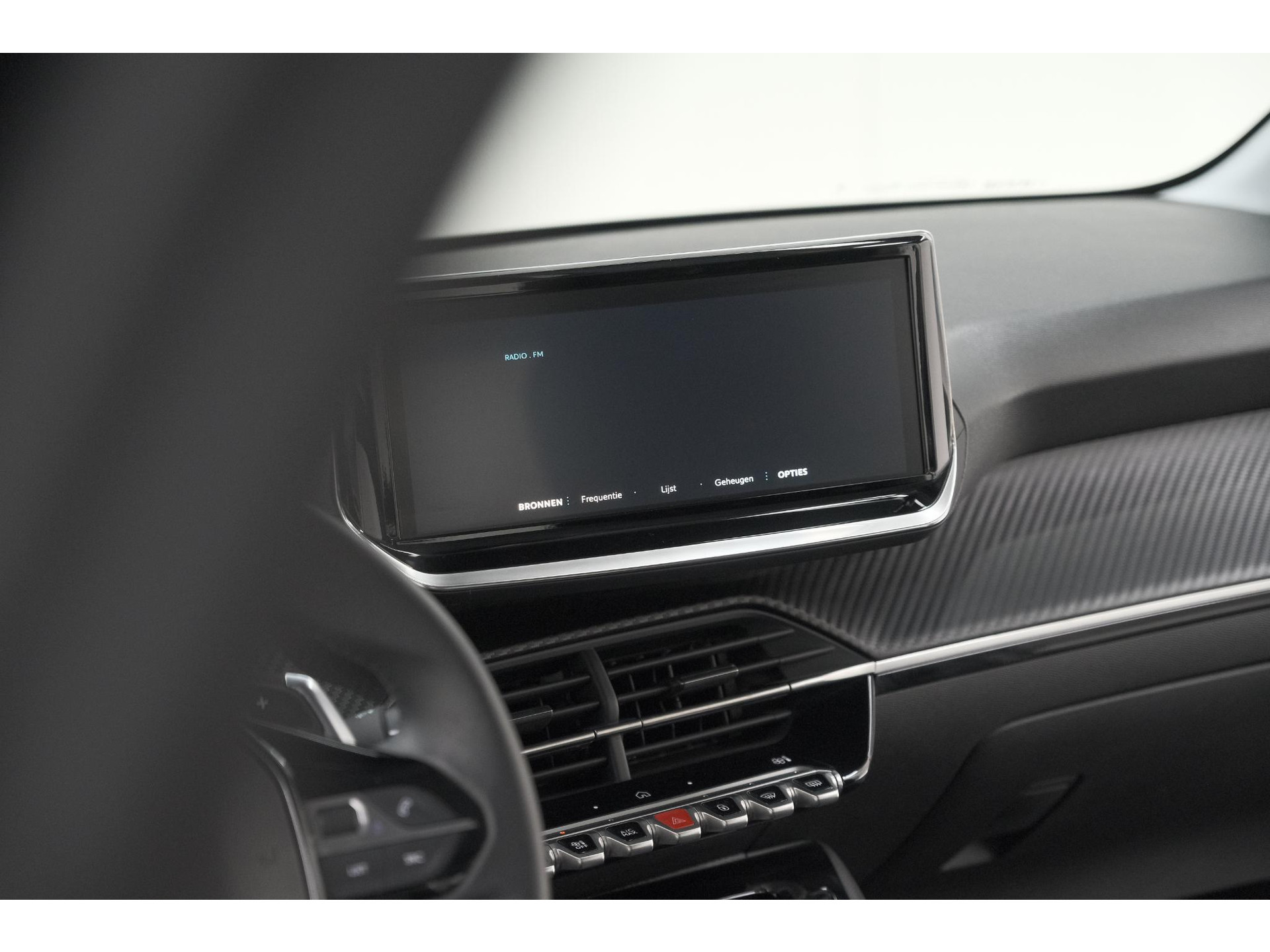 Peugeot 208 1.2 Hybrid 110 e-DCS6 Style | Parkeersensoren | Apple Carplay | Cruise Control | Airco