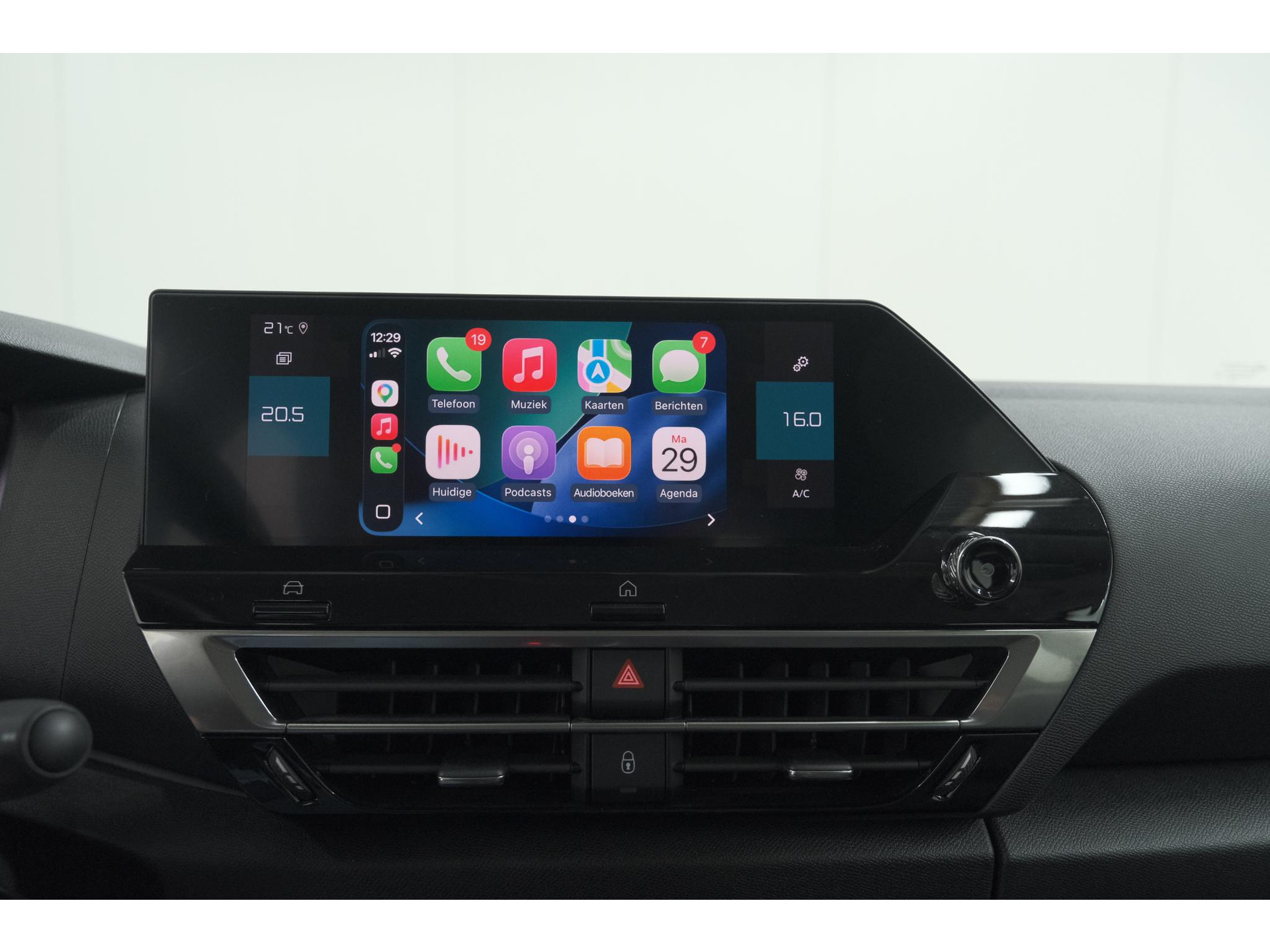 Citroen C4 Puretech 130 Feel | Trekhaak | Camera | Allseason Banden | Climate Control | Parkeersensoren