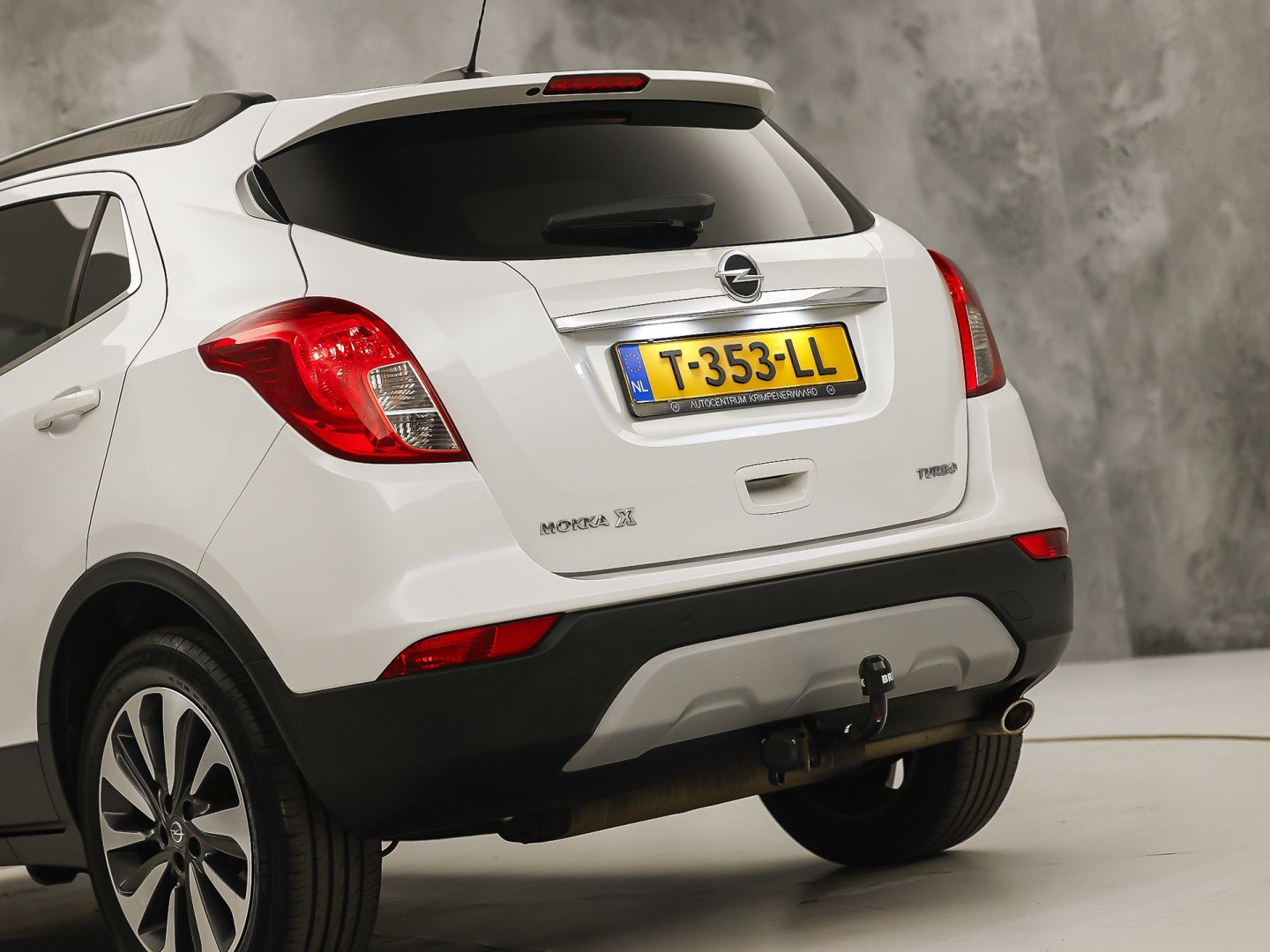 Opel Mokka X 1.4 Turbo Innovation Sport (GROOT NAVI, APPLE CARPLAY, STUUR/STOELVERWARMING, TREKHAAK, LEDER, CRUISE, LM VELGEN, NIEUWE APK)