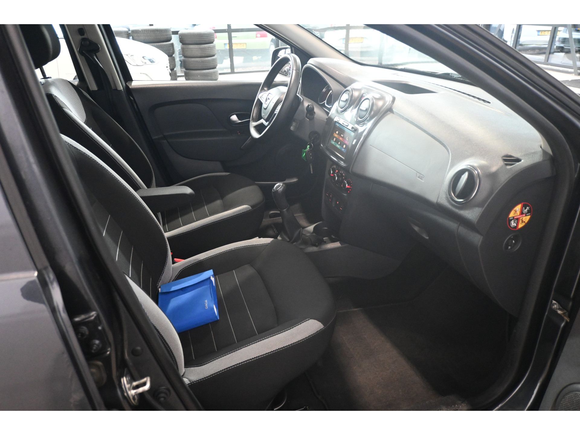 Dacia Sandero 0.9 TCe Stepway Tech Road Airco Navigatie Trekhaak Goed Onderhouden! Inruil Mogelijk!