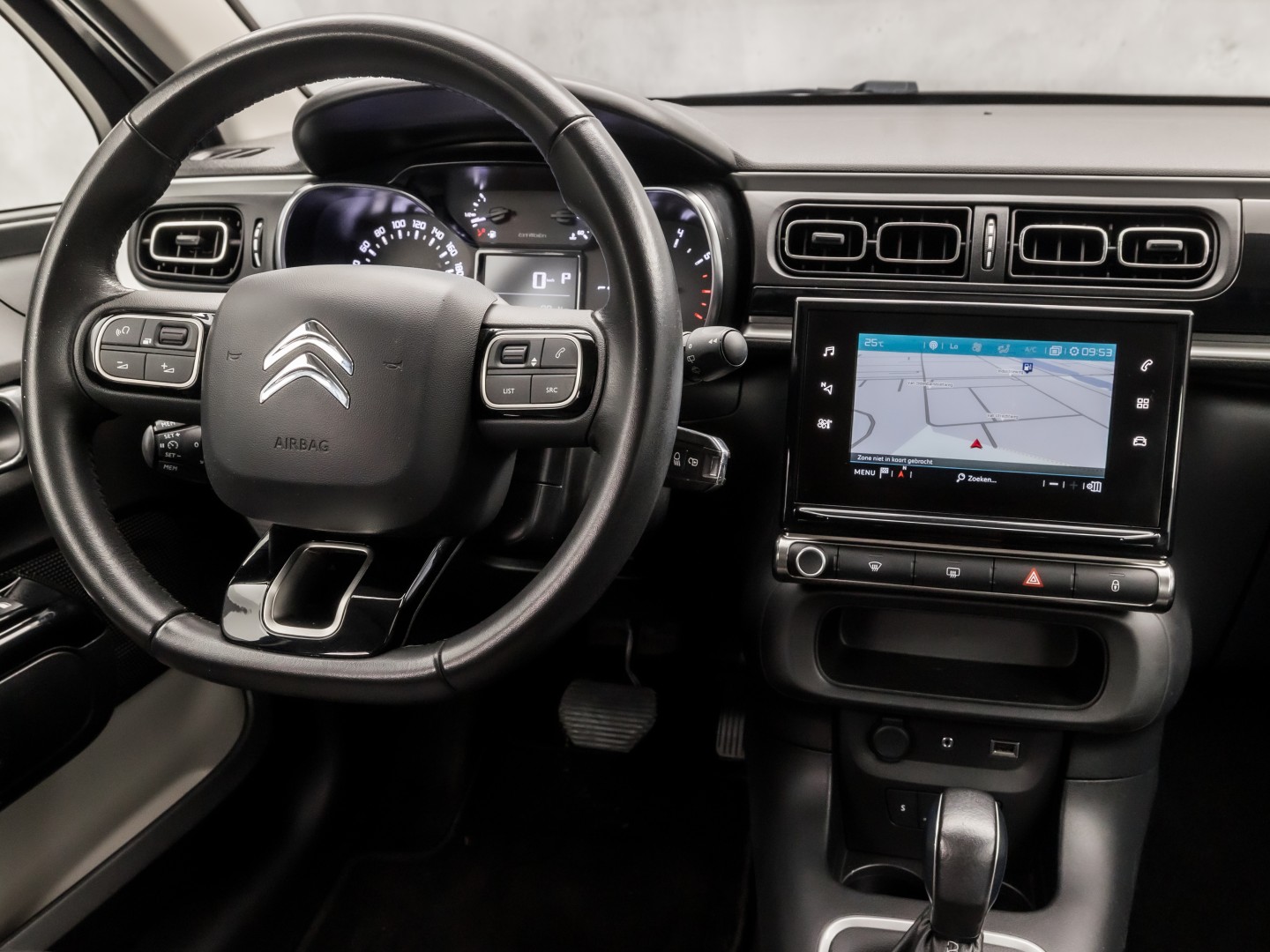 Citroën C3 1.2 PureTech S&S Sport Automaat (APPLE CARPLAY, GROOT NAVI, CAMERA, SPORTSTOELEN, PARKEERSENSOREN, LM VELGEN, CRUISE, NIEUWSTAAT)