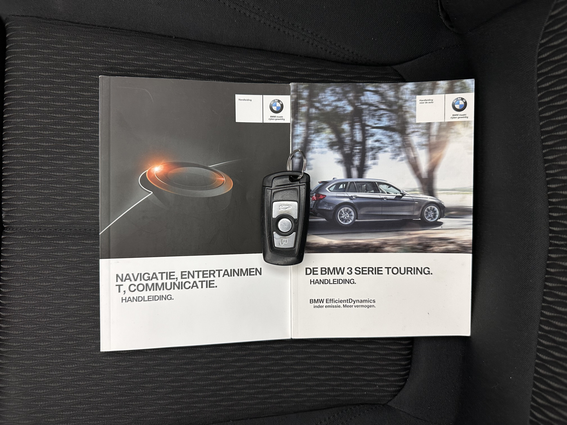 BMW 3-serie Touring 316i Business Aut. *NAVI-FULLMAP | SPORT-SEATS | AIRCO | CRUISE | 18''ALU*