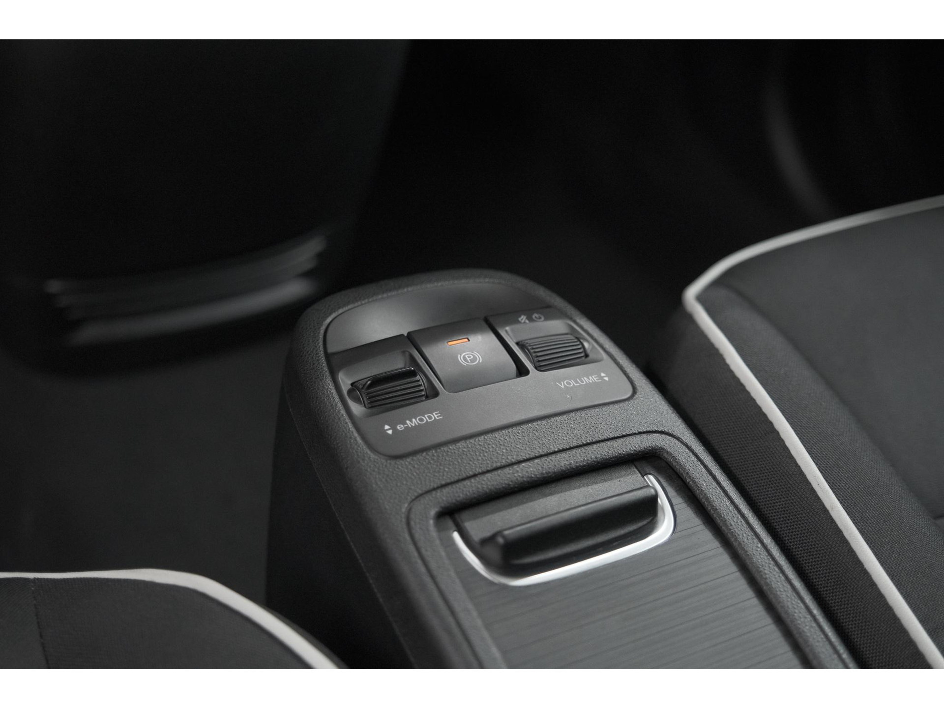 Fiat 500 Icon 42 kWh | 96,1% SOH | Convenience Pack | Camera | Dodehoekdetectie | Stoelverwarming