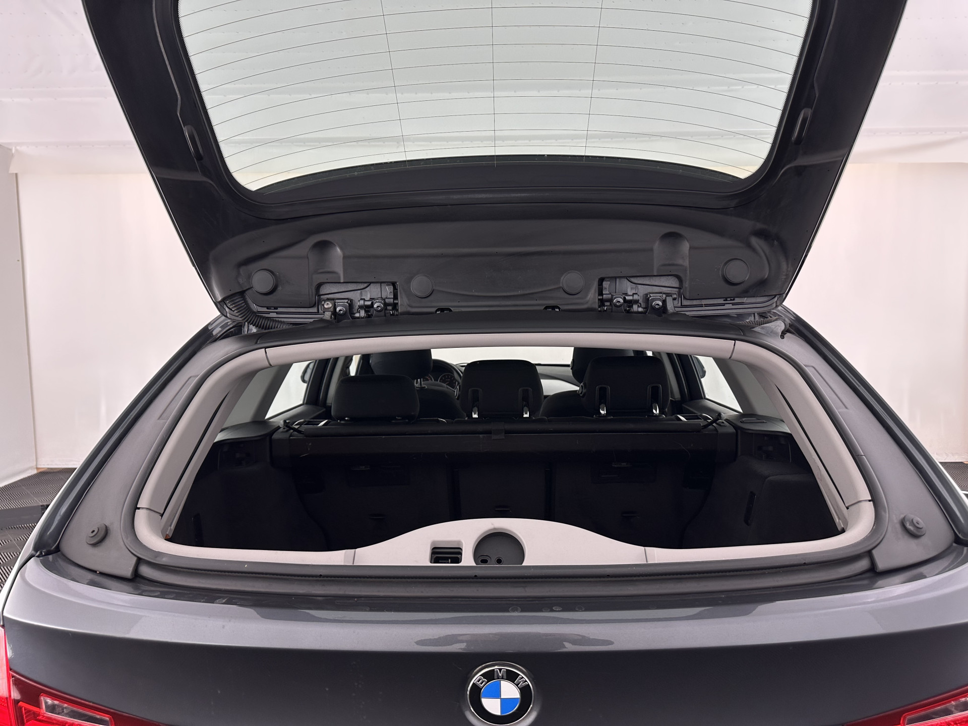 BMW 3-serie Touring 316i Business Aut. *NAVI-FULLMAP | SPORT-SEATS | AIRCO | CRUISE | 18''ALU*