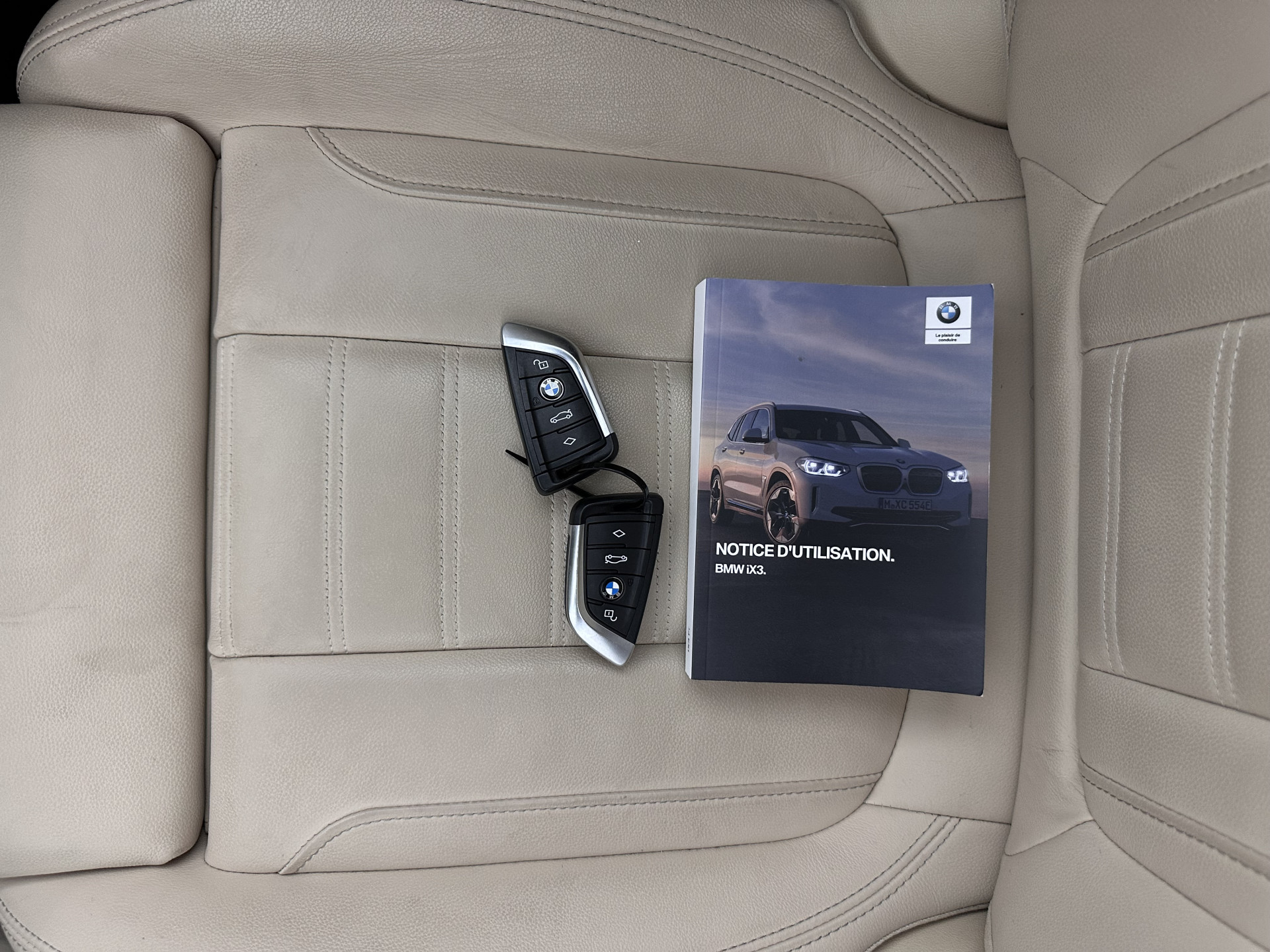 BMW iX3 High Executive 80 kWh [ 3-Fase-11kW ] {SOH-96%} (INCL-BTW) Aut. *PANO | LEATHER | HARMAN/KARDON | FULL-LED | BLINDSPOT | MEMORY-PACK | DIGI-COCKPIT | HEATED-SPORTSEATS | KEYLESS | TOPVIEW | DAB+ | NAVI-FULLMAP | HEAD-UP | 20''ALU*