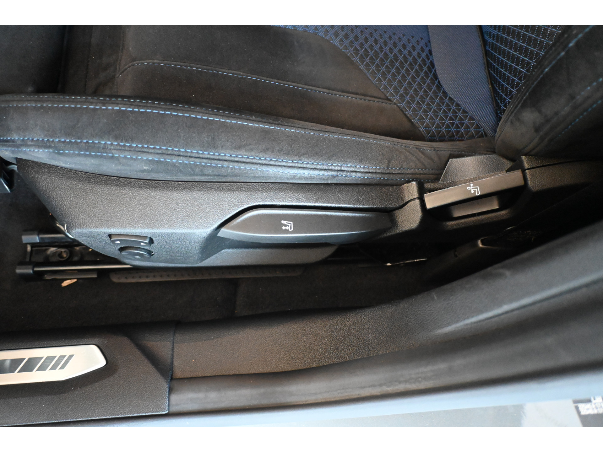 BMW 2-serie Gran Coupé 218i Business Edition M-Pakket Sportstoelen Panoramadak Virtual Dealer Onderhouden! Inruil Mogelijk!