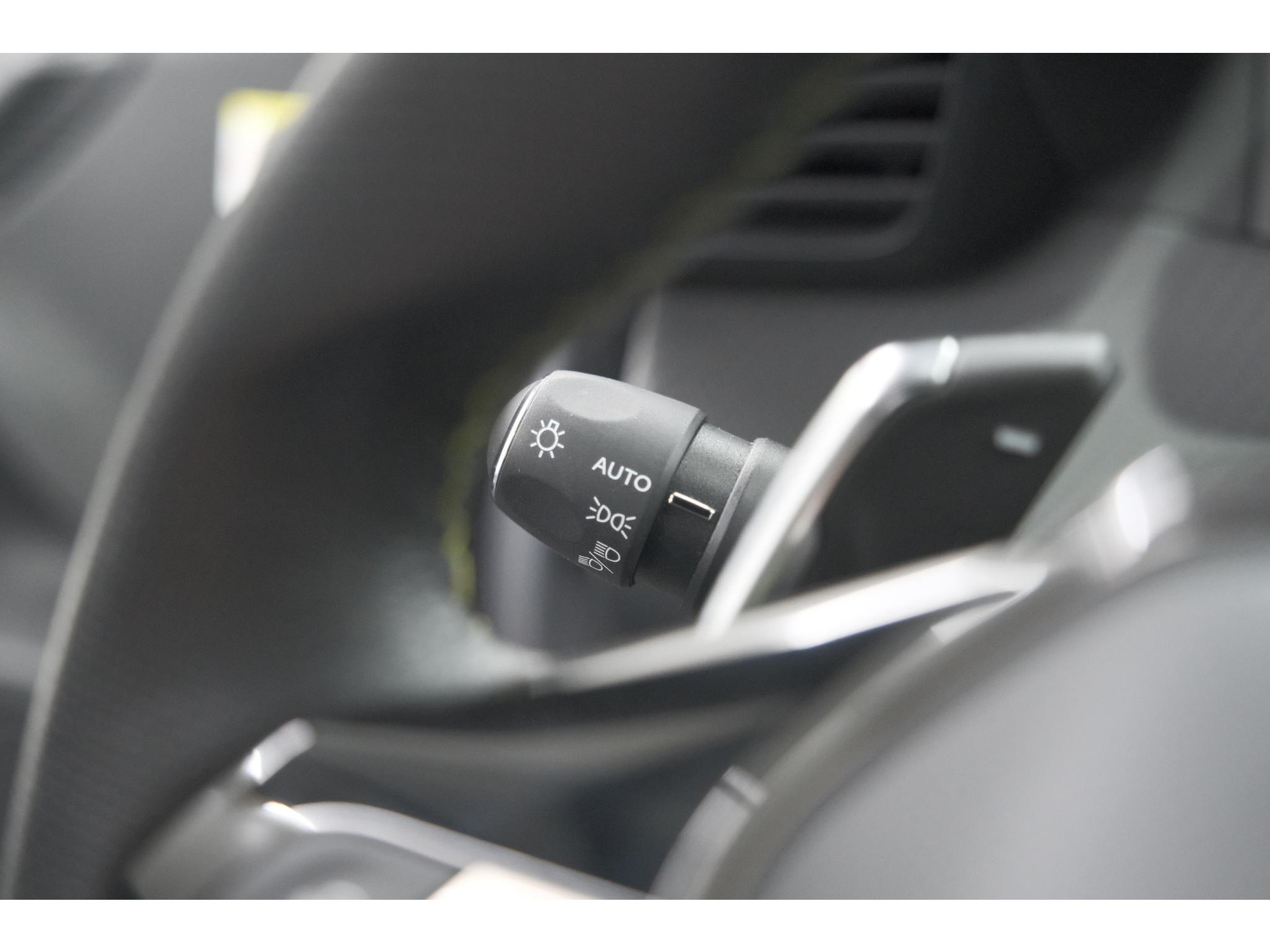 Peugeot 2008 PureTech 130 EAT8 GT | 360 Camera | Adaptieve Cruise Control | Dodehoekdetectie | Navigatie