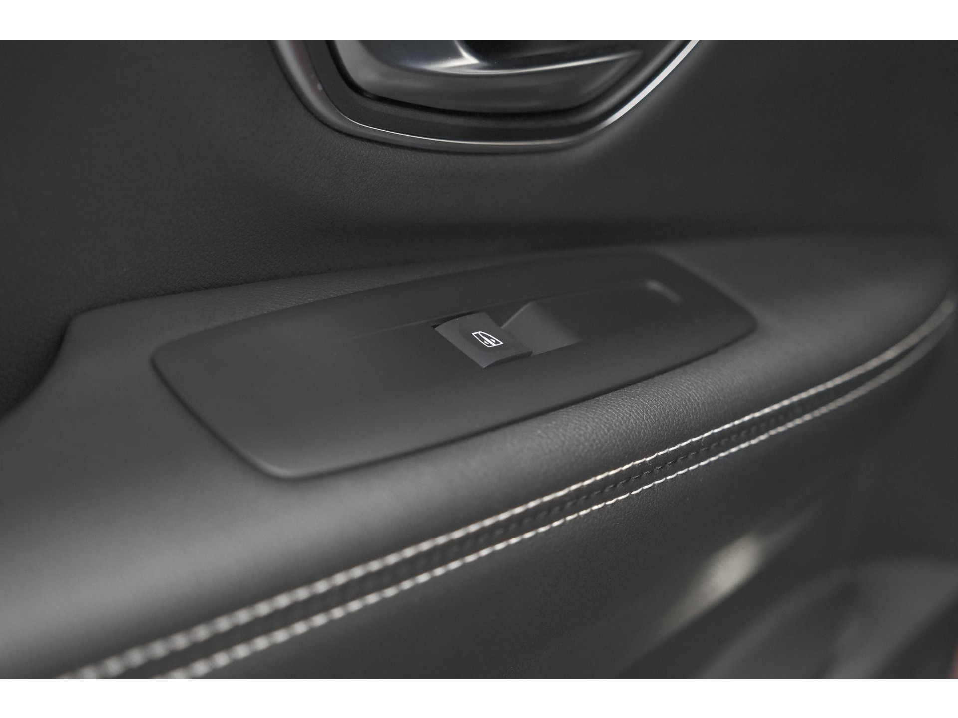 Renault Scénic TCe 140 EDC Limited | Camera | Stoelverwarming | Navigatie | Apple Carplay