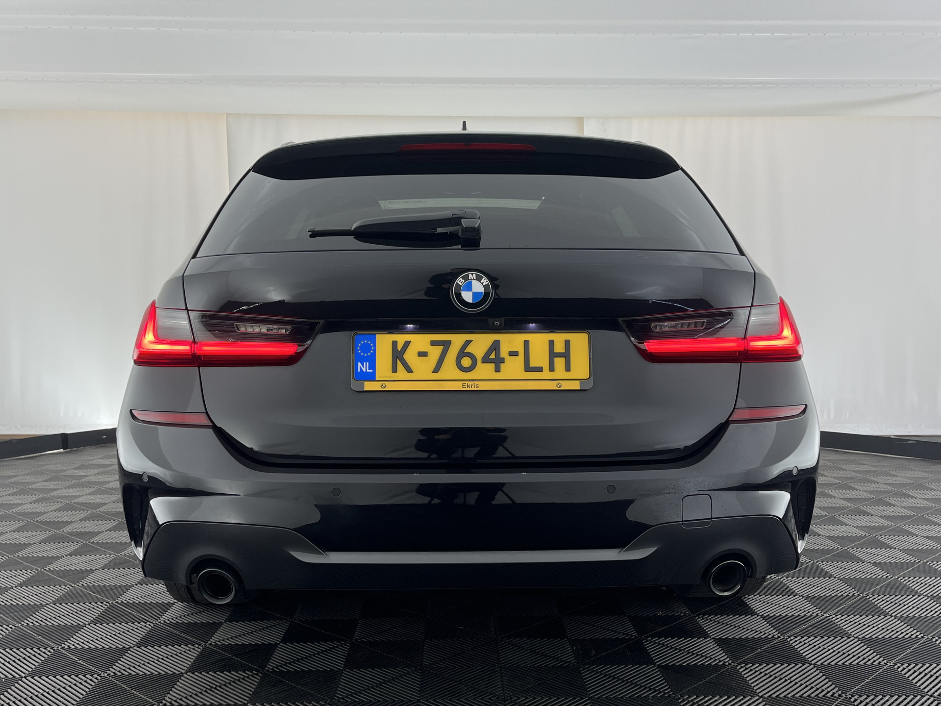 BMW 3-serie Touring 330e eDrive  M-Sportpack Edition (Plug-In) (INCL-BTW) *PANO | LEATHER | HEAD-UP | ADAPTIVE-CRUISE | FULL-LED | KEYLESS | DIGI-COCKPIT | HEATED-SPORTSEATS | CAMERA | HIFI-SOUND | PRIVACYGLASS | DAB+ | SHIFTPADDLES | NAVI-FULLMAP | 19"A