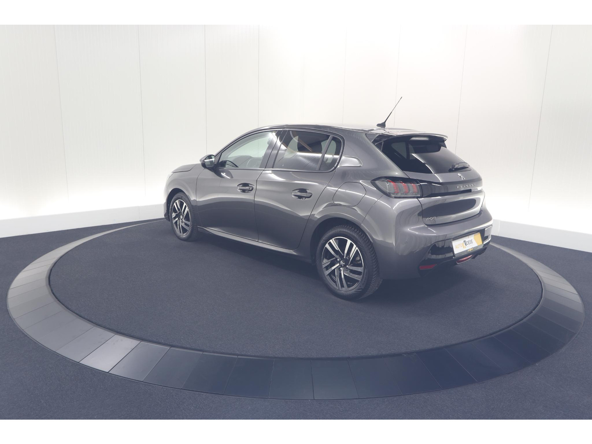 Peugeot 208 PureTech 100 Allure Pack | Parkeersensoren | Apple Carplay | Stoelverwarming